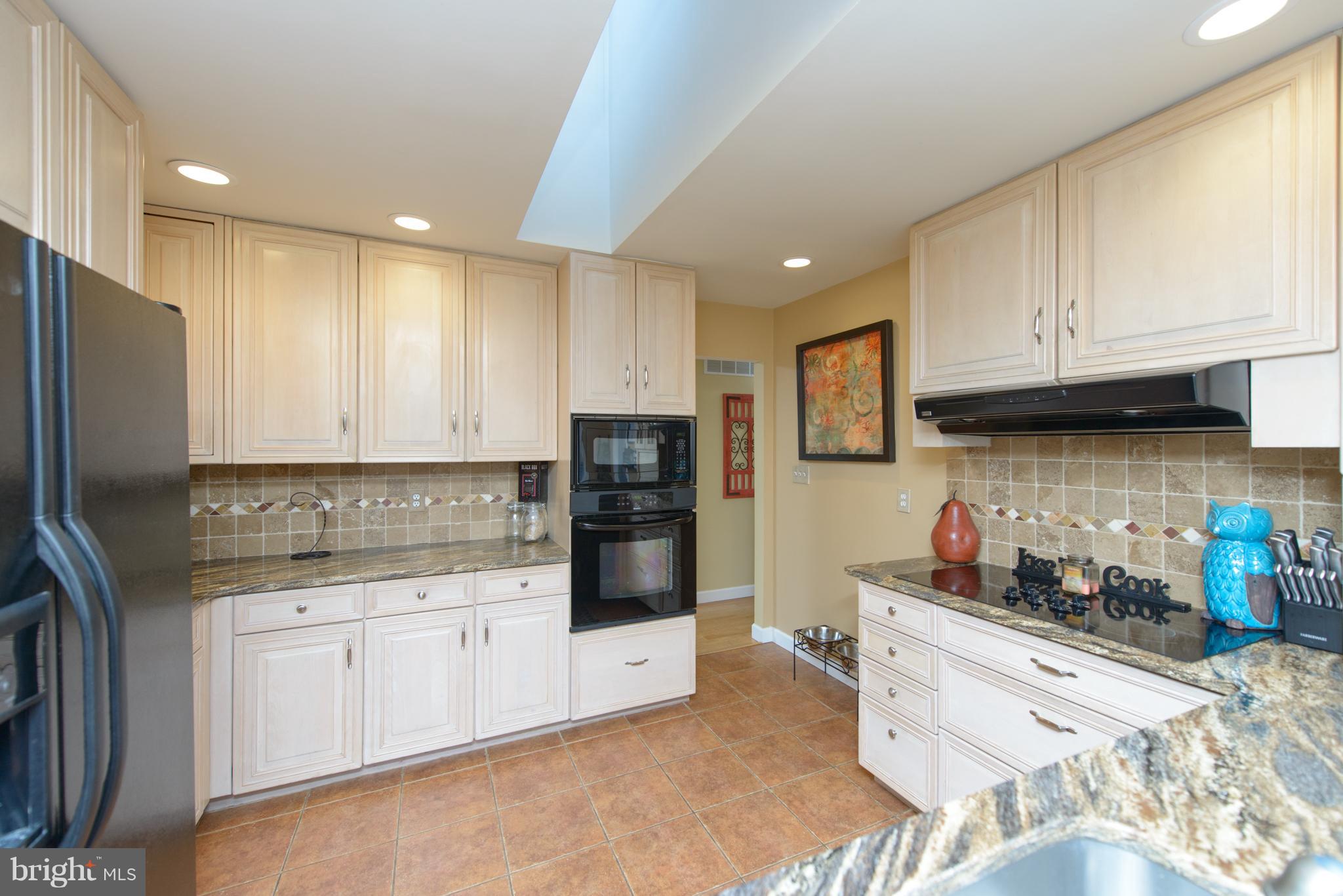 HALLMARK WOODS - Residential