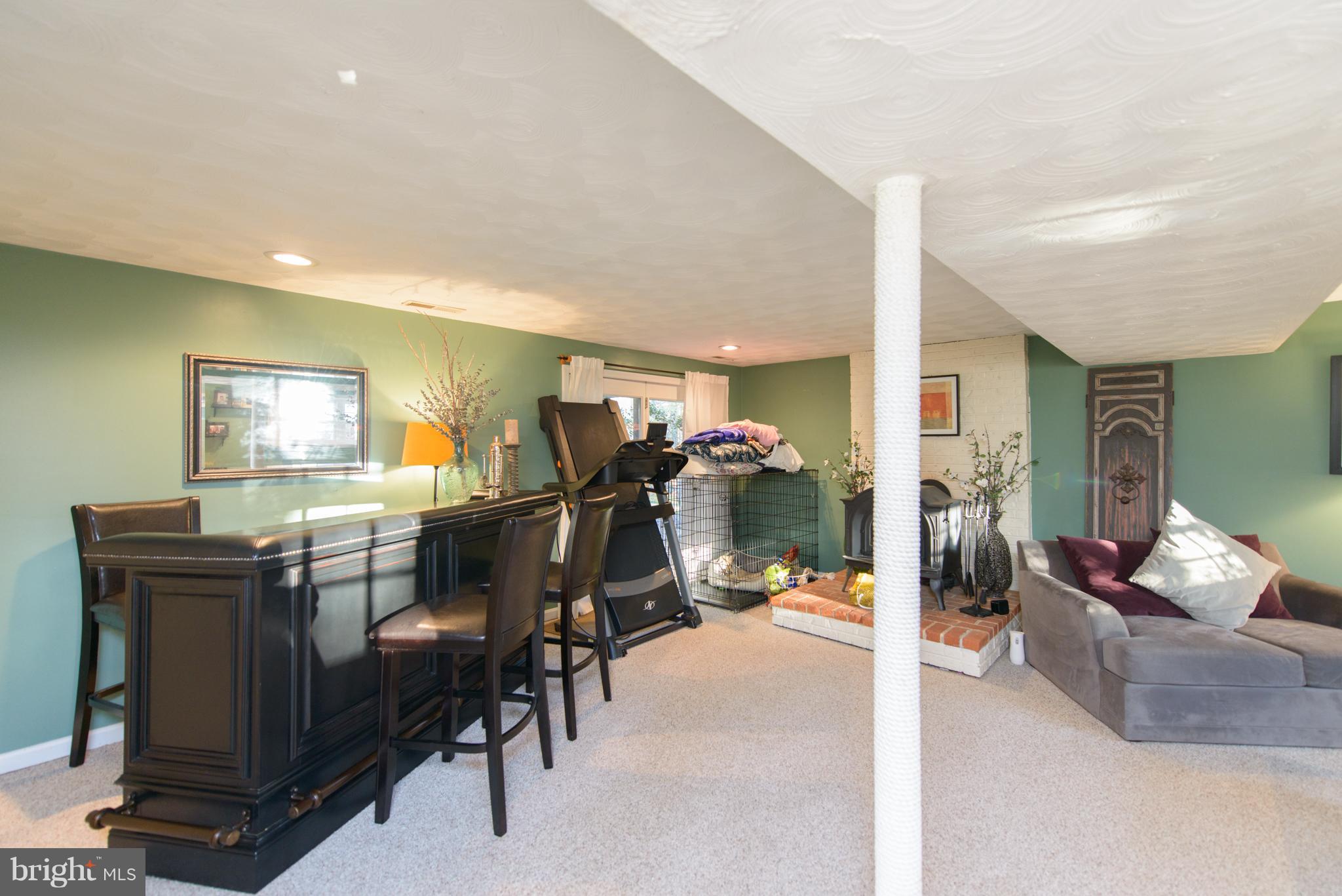 HALLMARK WOODS - Residential