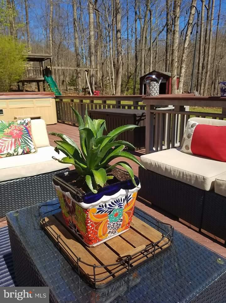 HALLMARK WOODS - Residential