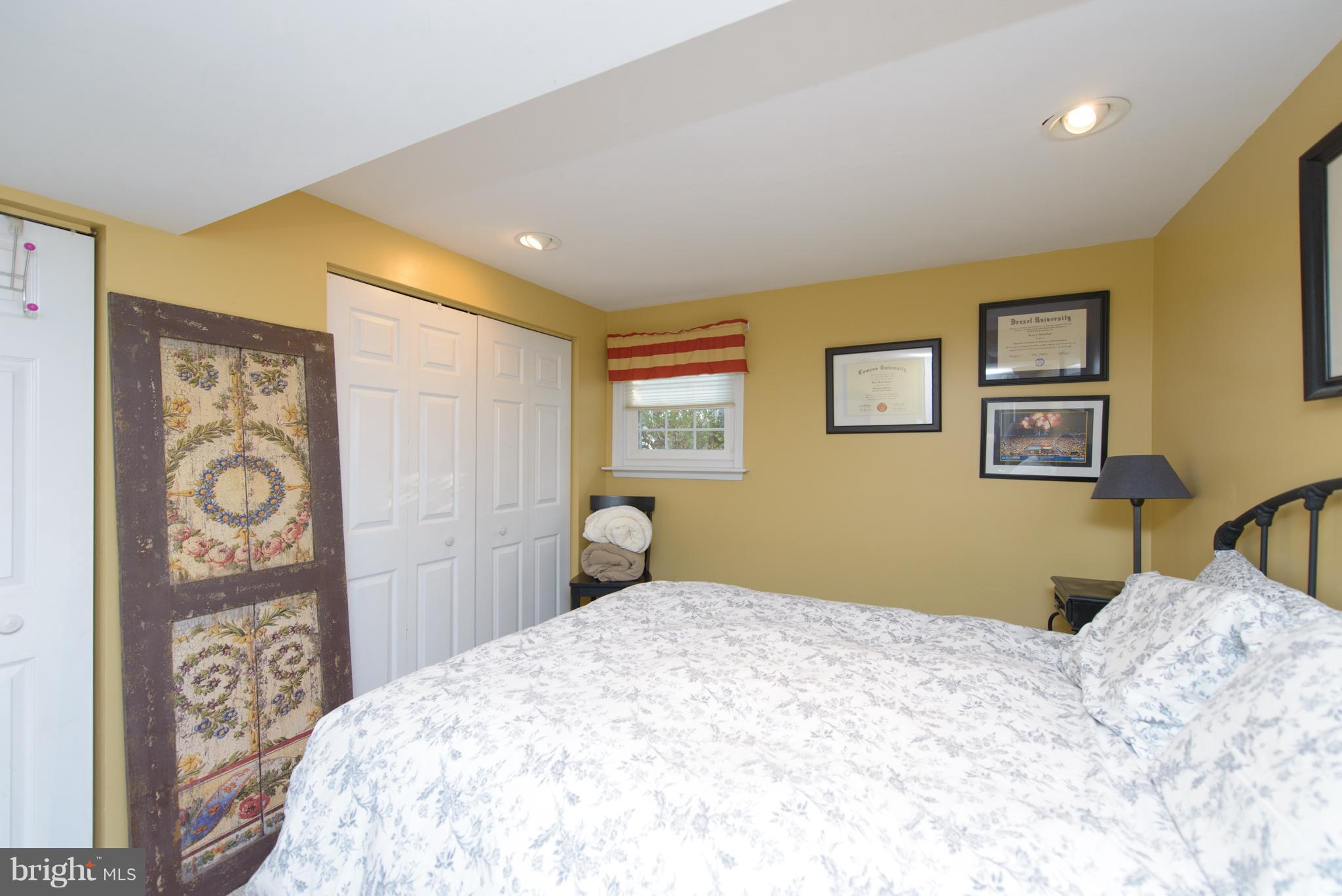 HALLMARK WOODS - Residential