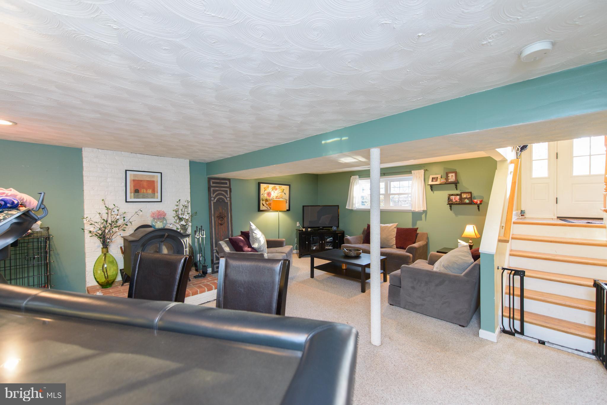 HALLMARK WOODS - Residential