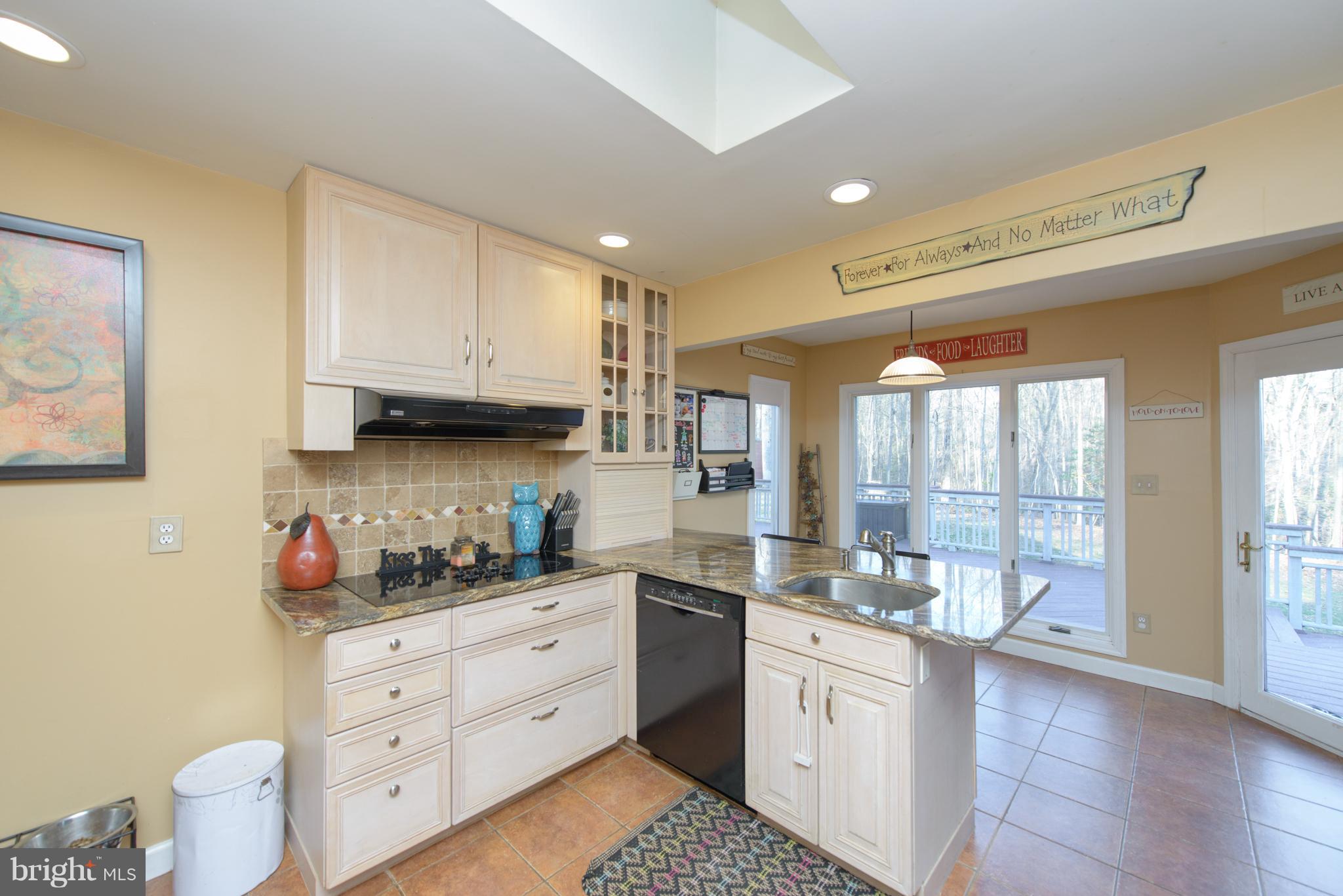 HALLMARK WOODS - Residential