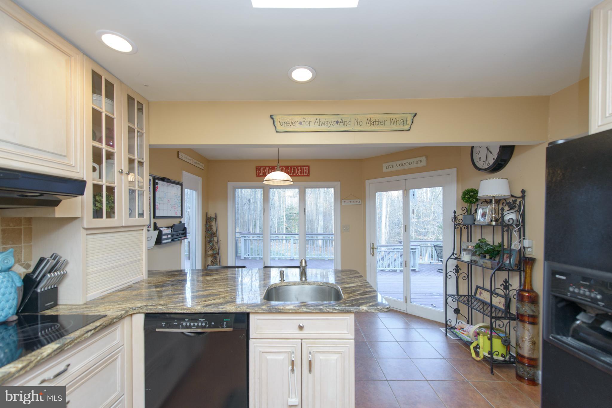 HALLMARK WOODS - Residential