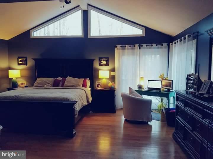 HALLMARK WOODS - Residential