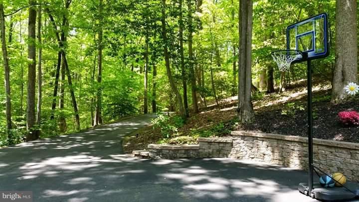 HALLMARK WOODS - Residential