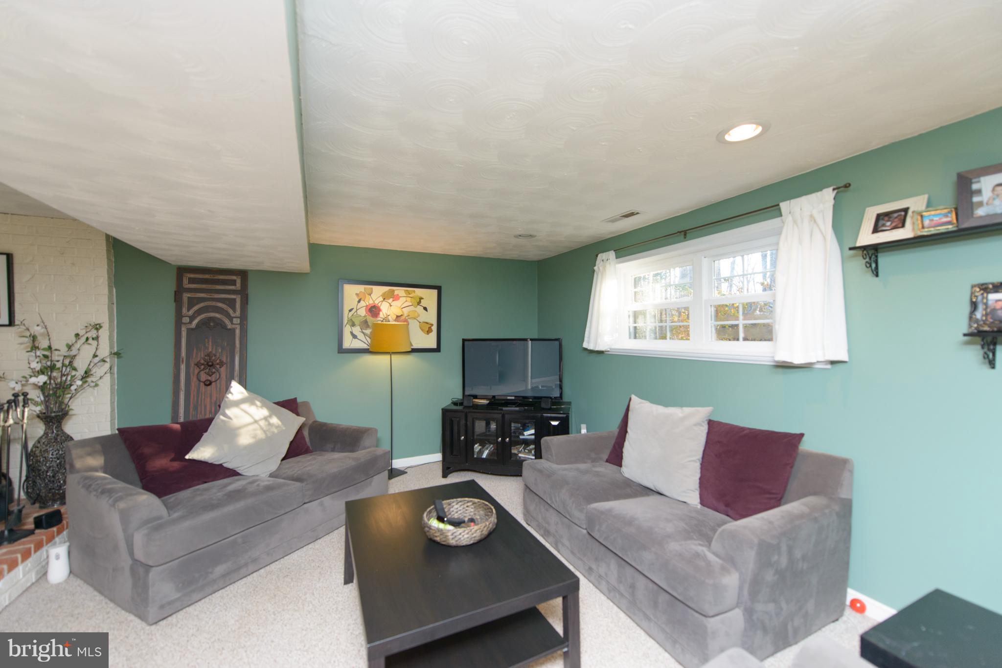 HALLMARK WOODS - Residential