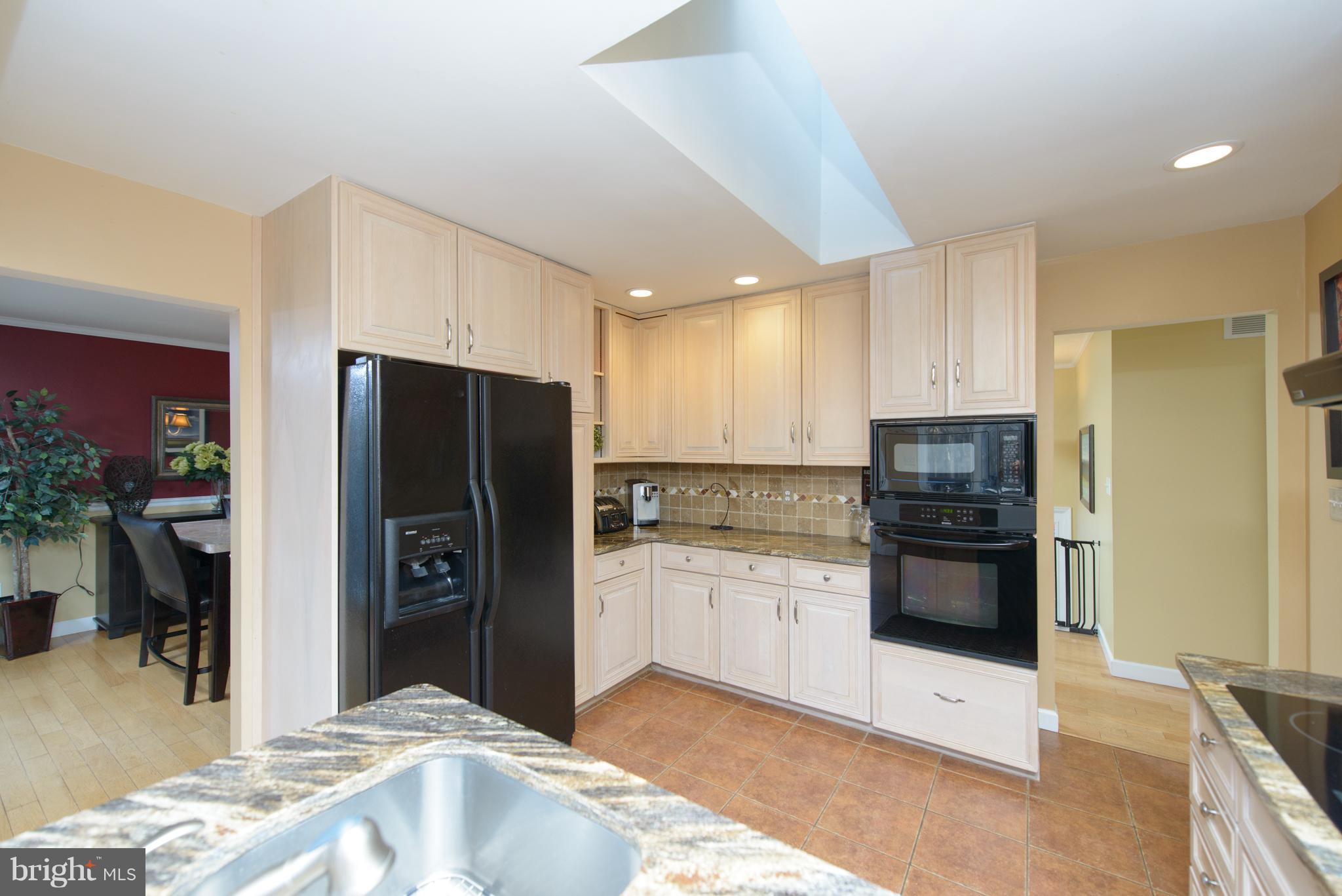 HALLMARK WOODS - Residential