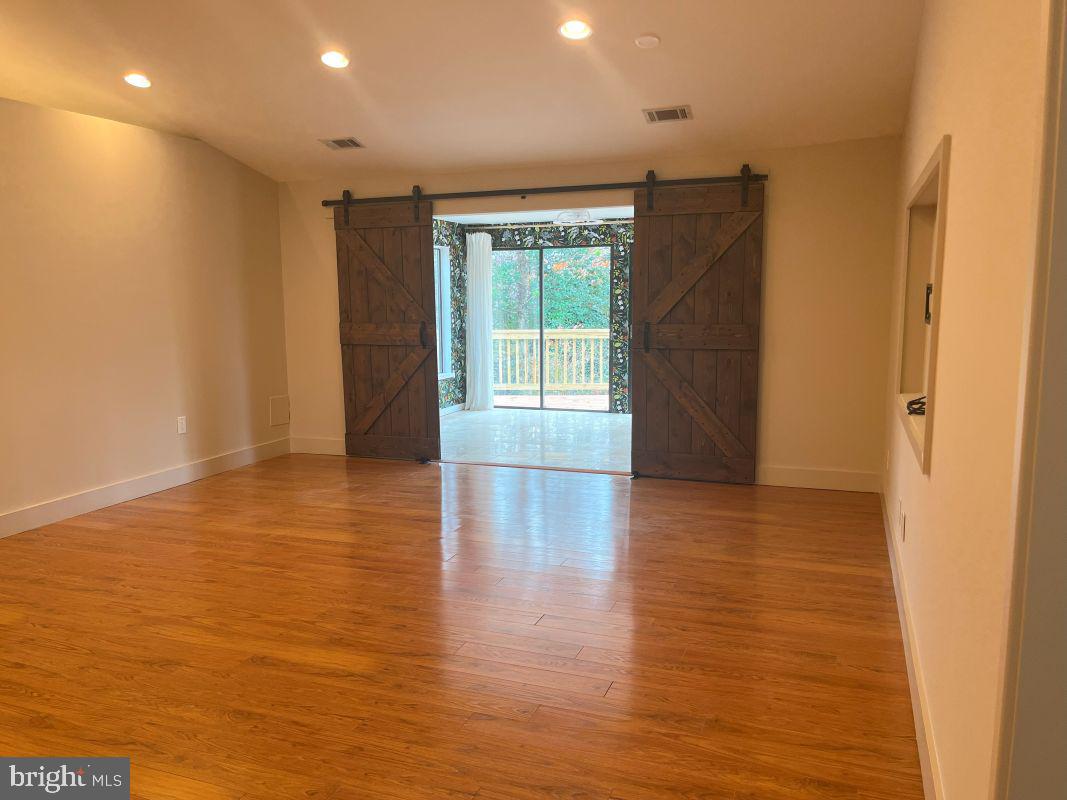 BONNIE BRAE - Residential Lease