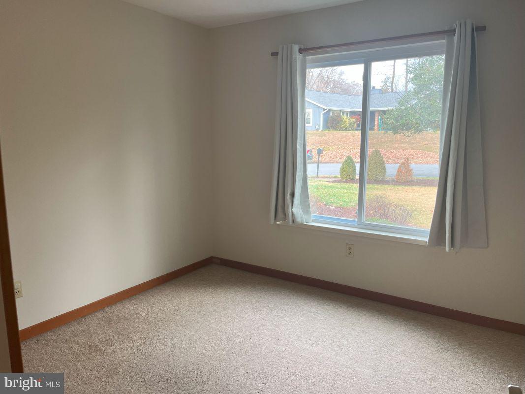 BONNIE BRAE - Residential Lease