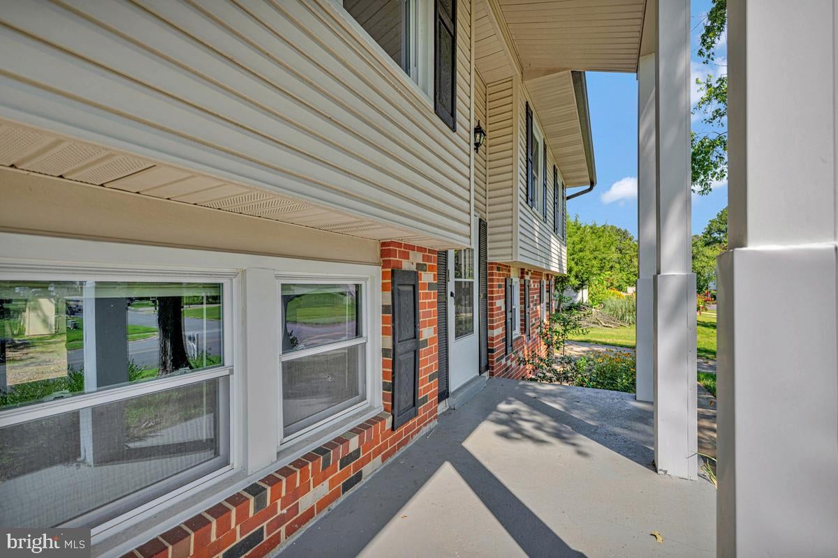 409 UNIVERSITY DRIVE