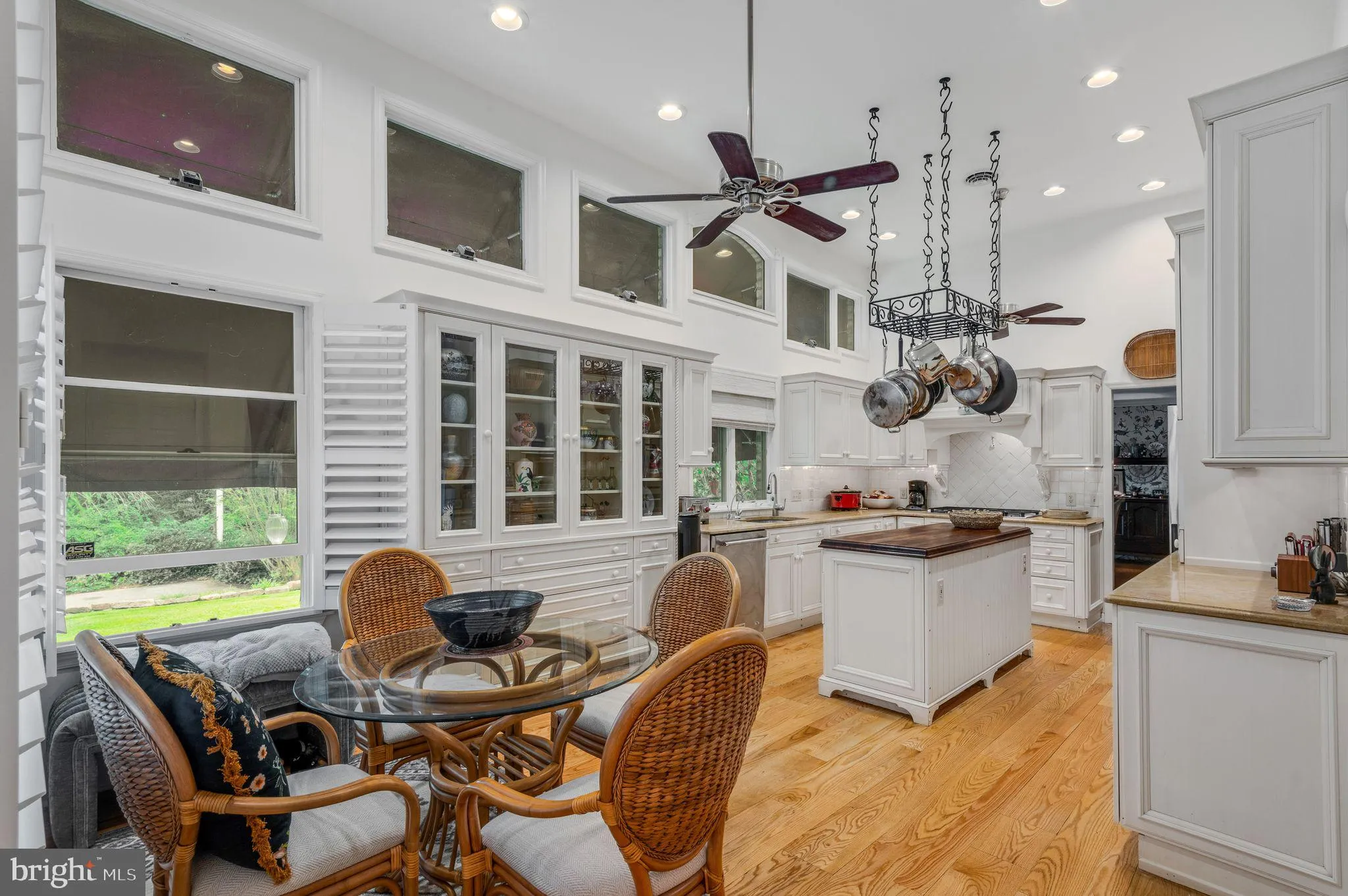 Millville, New Jersey 08332, United States, 3 Bedrooms Bedrooms, ,3 BathroomsBathrooms,Residential,Pending,45801