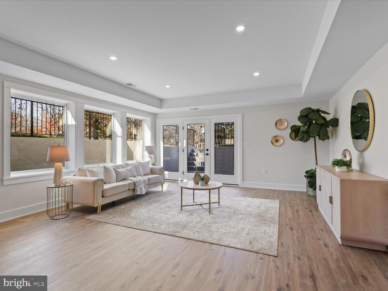 VIENNA WOODS - Residential