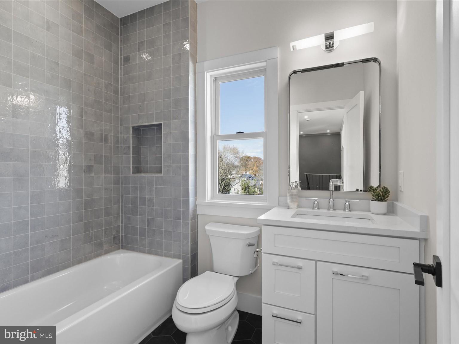 VIENNA WOODS - Residential