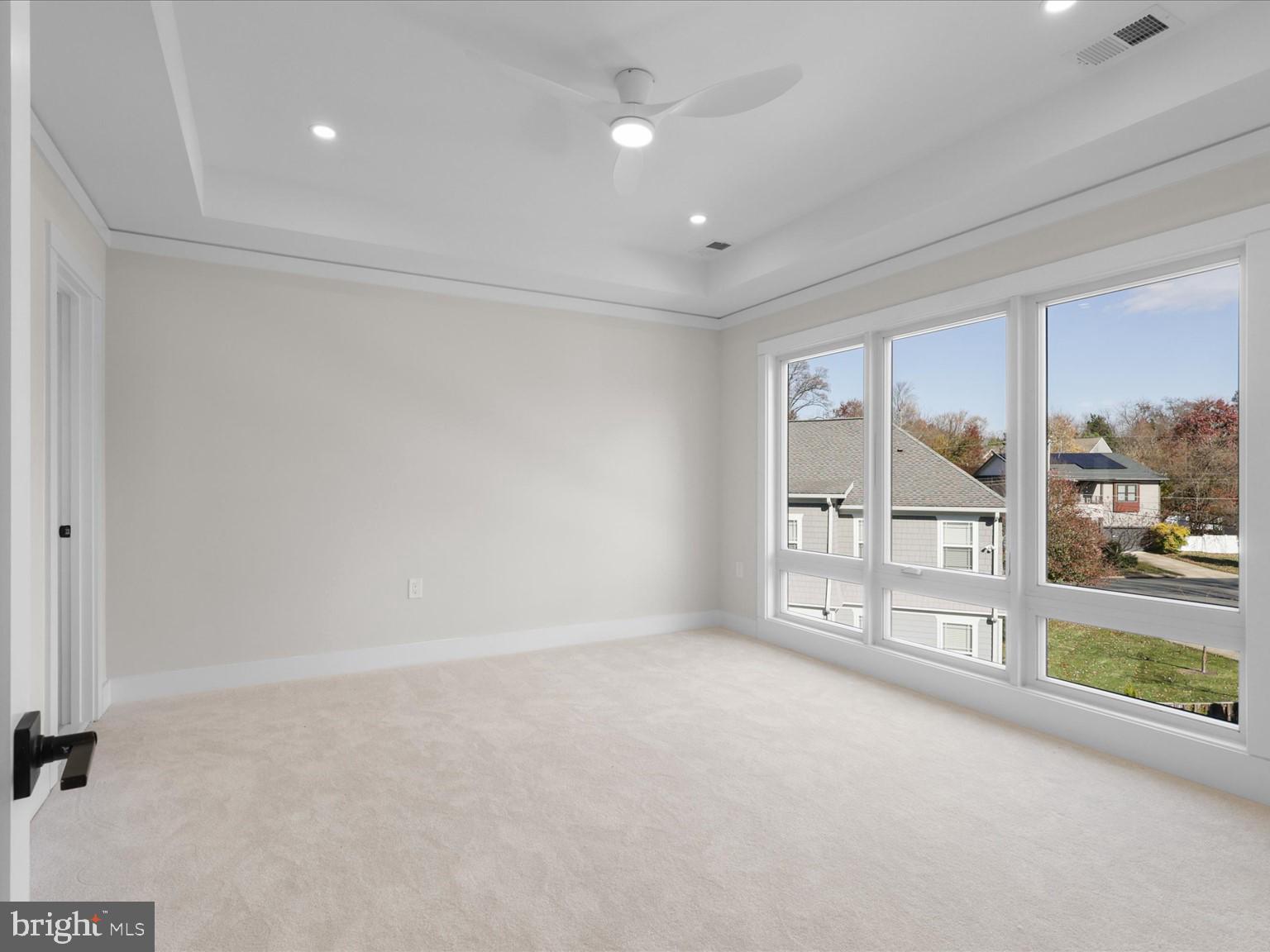 VIENNA WOODS - Residential