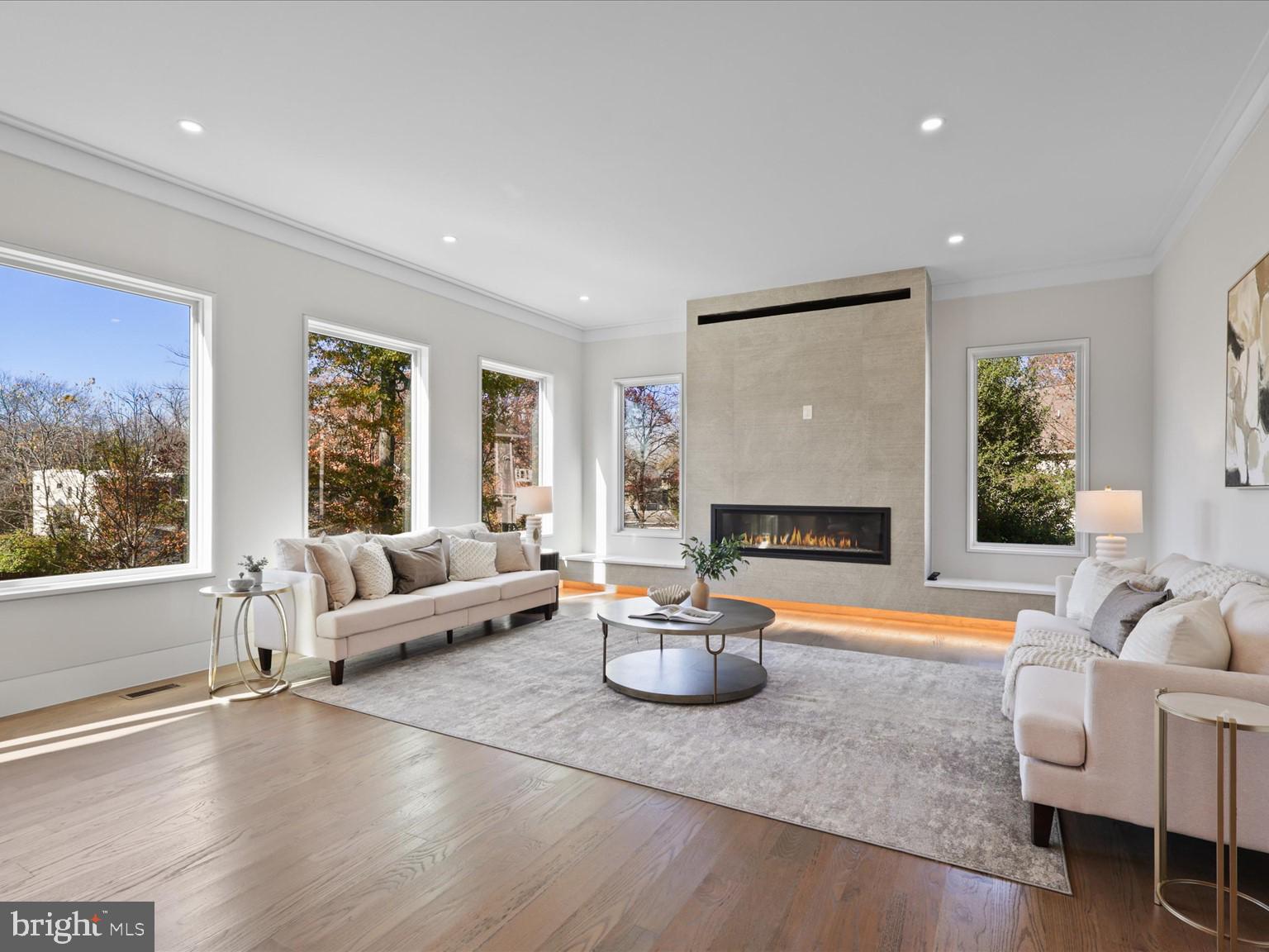 VIENNA WOODS - Residential