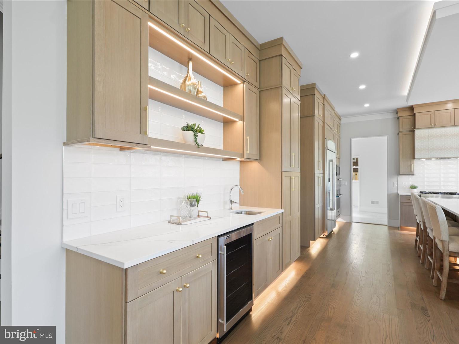 VIENNA WOODS - Residential