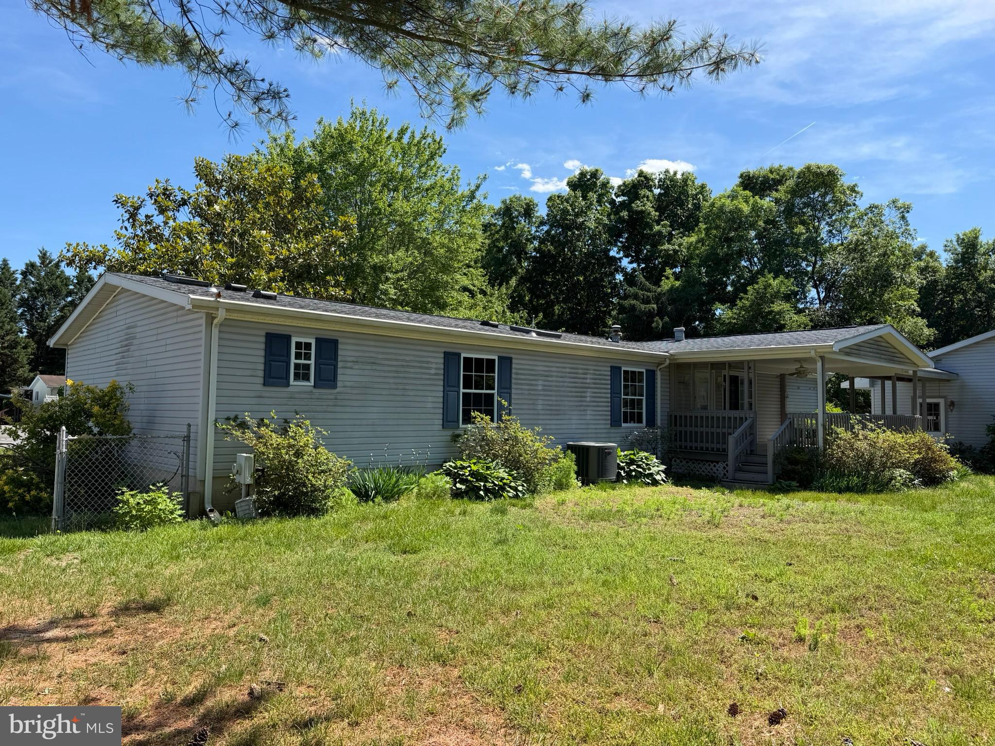 32585 W ALBEMARLE COURT