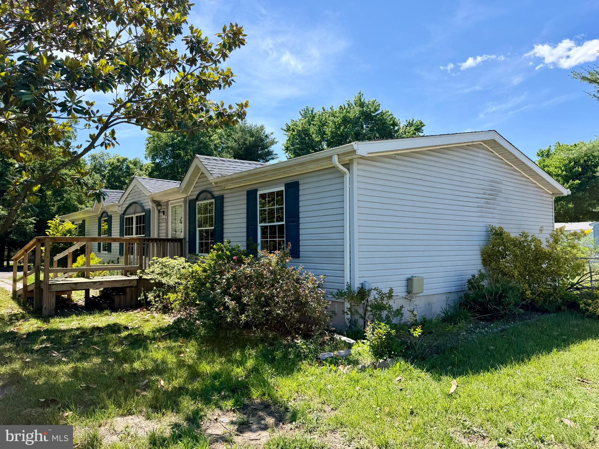 32585 W ALBEMARLE COURT
