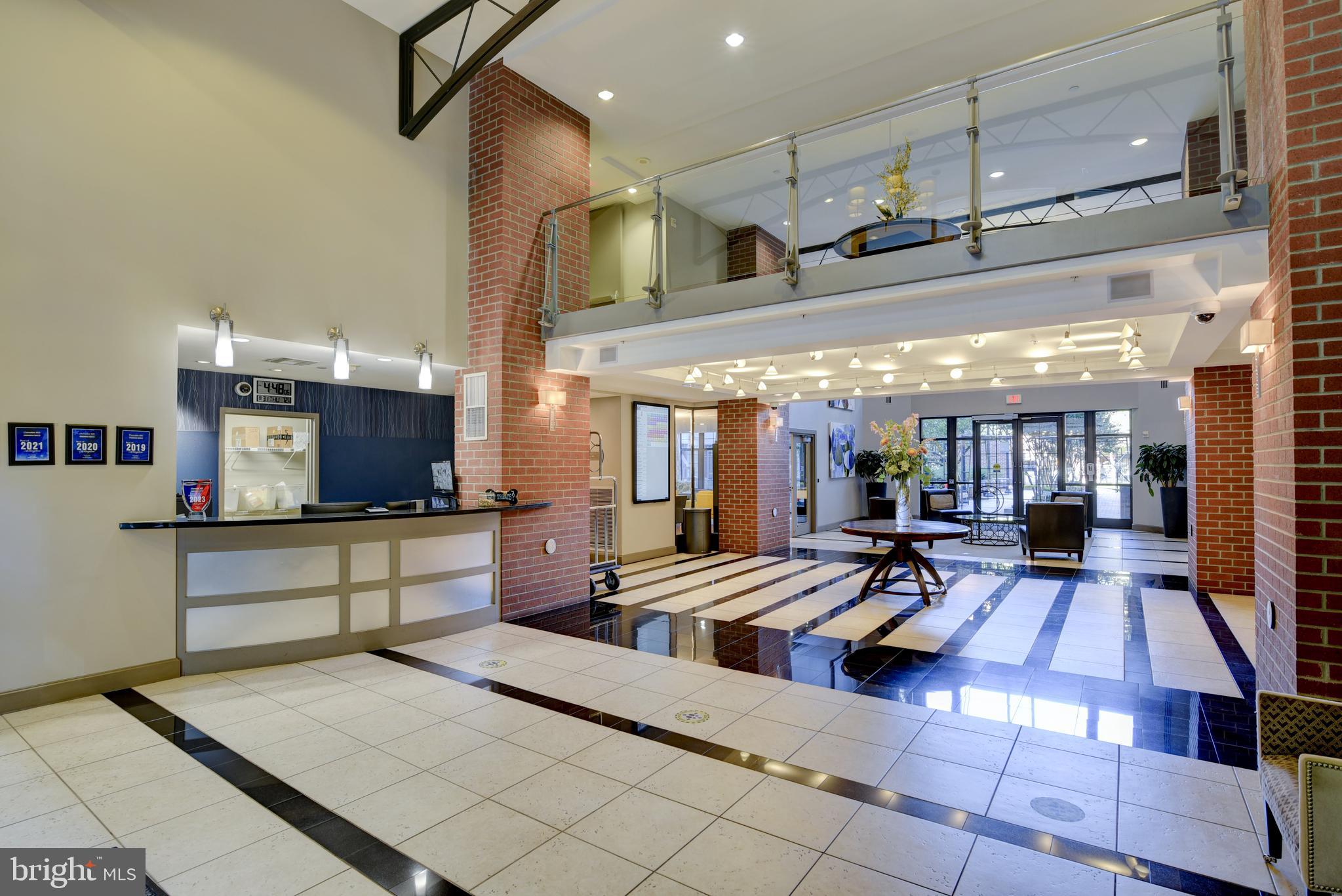 CLARENDON 1021 - Residential