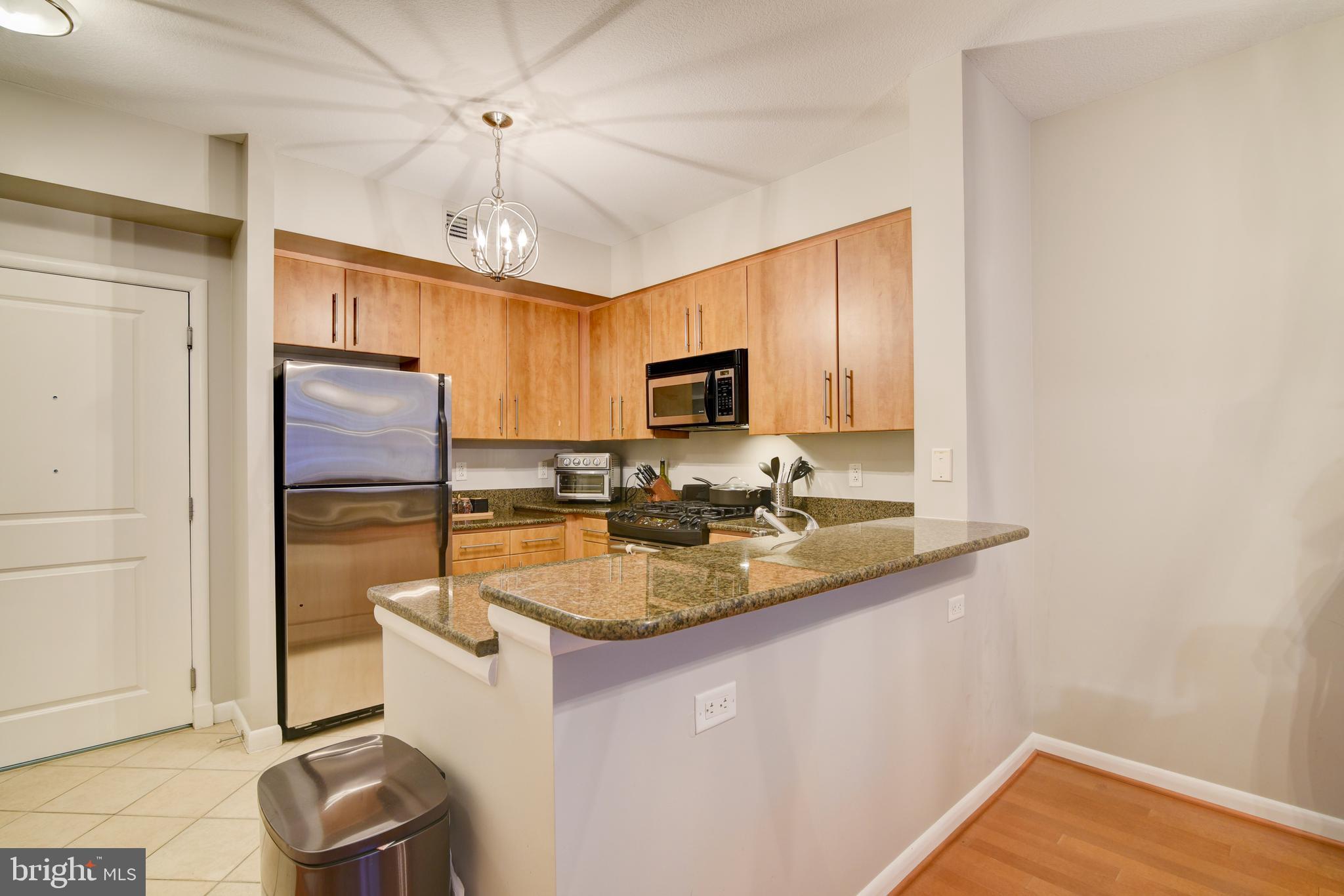 CLARENDON 1021 - Residential