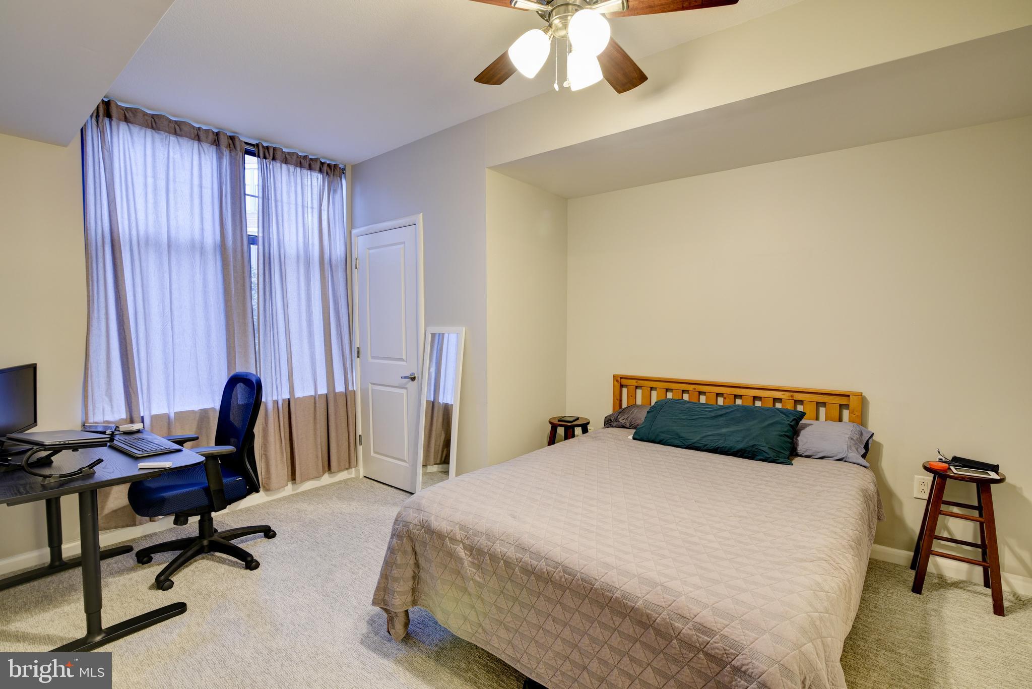 CLARENDON 1021 - Residential