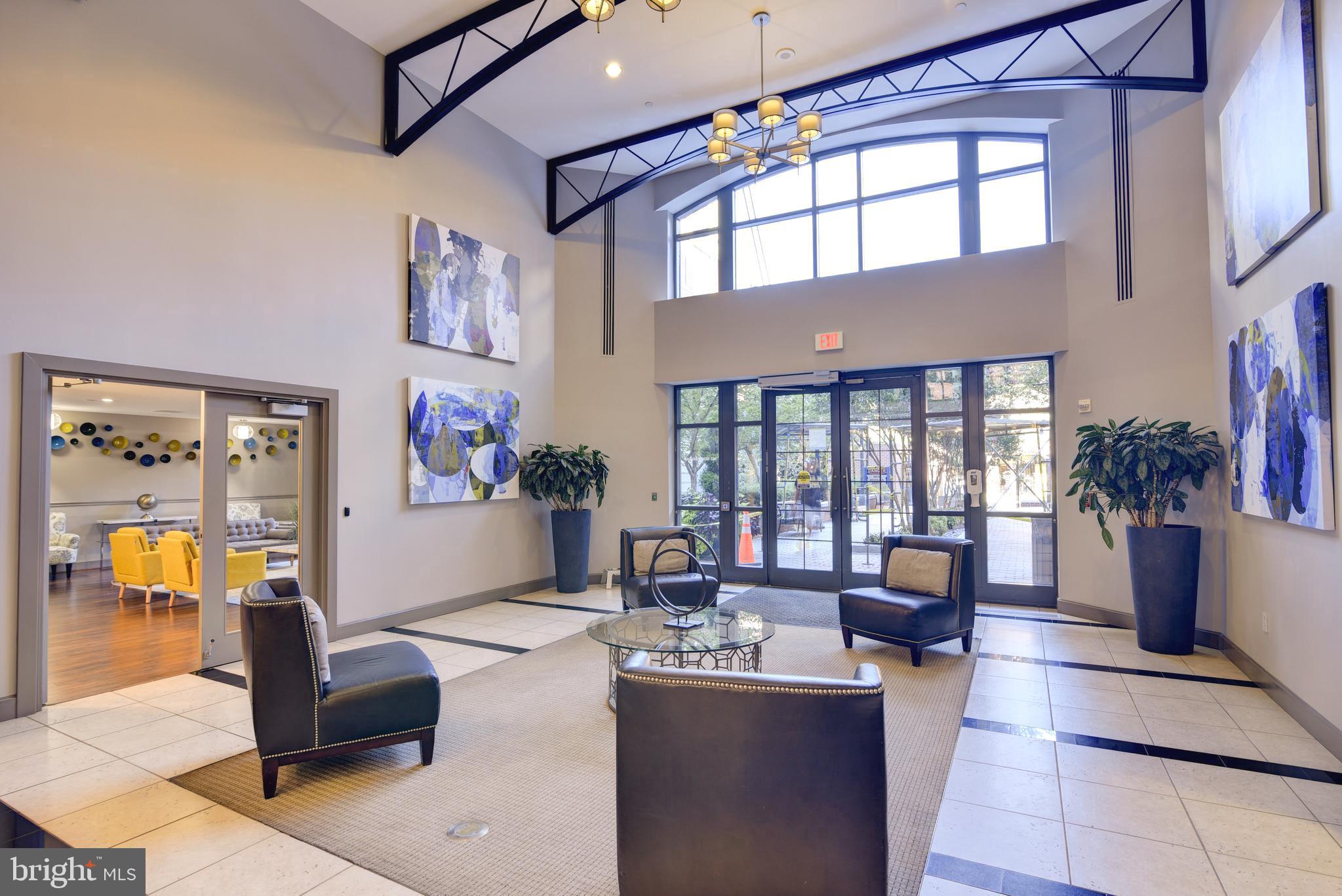 CLARENDON 1021 - Residential