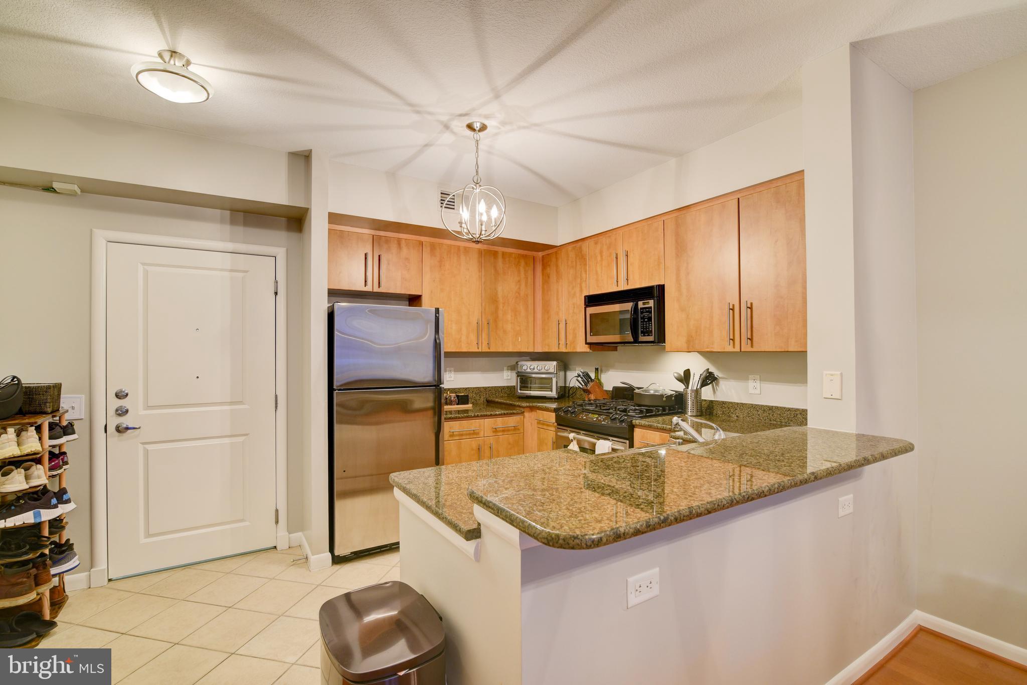 CLARENDON 1021 - Residential