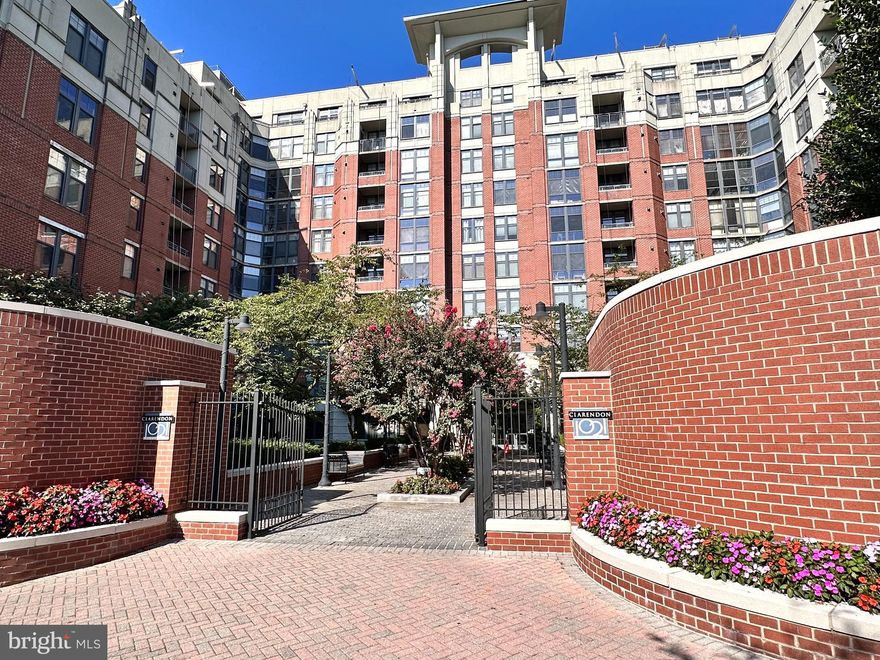 Oversized 1BR Condo in the heart of Clarendon! Open kitchen w/ bar, granite, SS appliances. Hardwood floors. Ample closet space. Garage parking. Washer-dryer in unit. Pet-friendly building w/ low condo fee & great amenities: state of the art Fitness Center, Rooftop Pool & Spa w/ BBQ's & stunning views of DC/monuments, 24hr front desk, package receiving, party room. Just 1-2 blocks to the Metro. Ultra-convenient Clarendon lifestyle awaits w/ gourmet restaurants, sidewalk cafes, shopping, coffee shops, Trader Joe's, Whole Foods, nearby trails, nightlife!