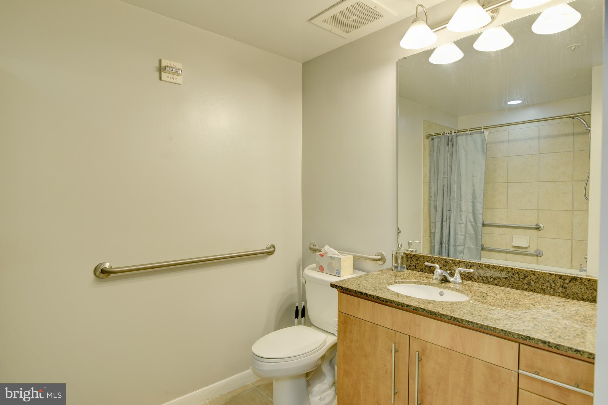 CLARENDON 1021 - Residential