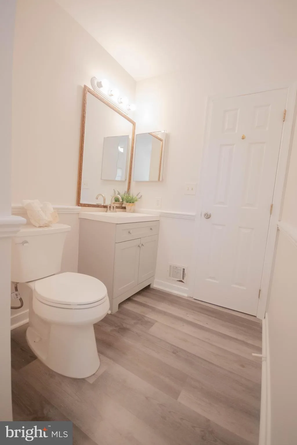 Stafford, Virginia 22556, United States, 5 Bedrooms Bedrooms, ,3 BathroomsBathrooms,Residential,Active,121310