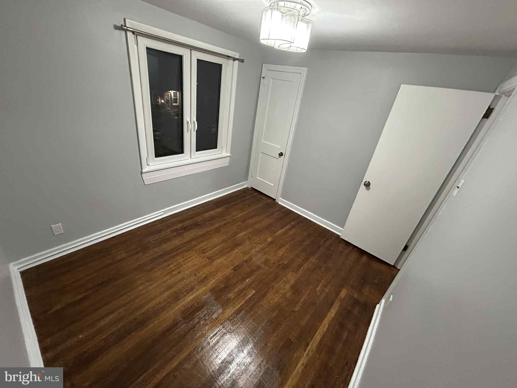 PORT RICHMOND - Residential Lease