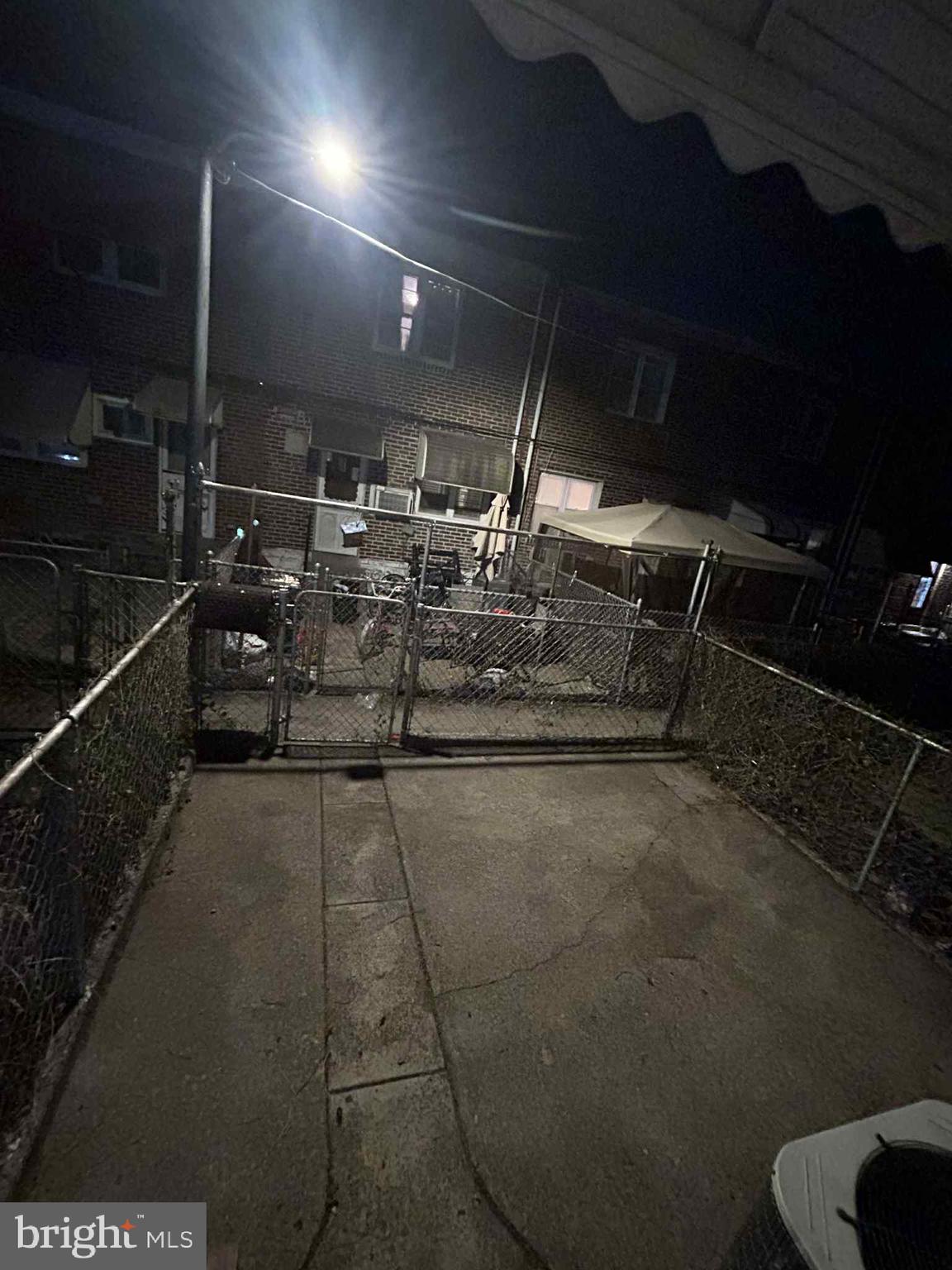 PORT RICHMOND - Residential Lease