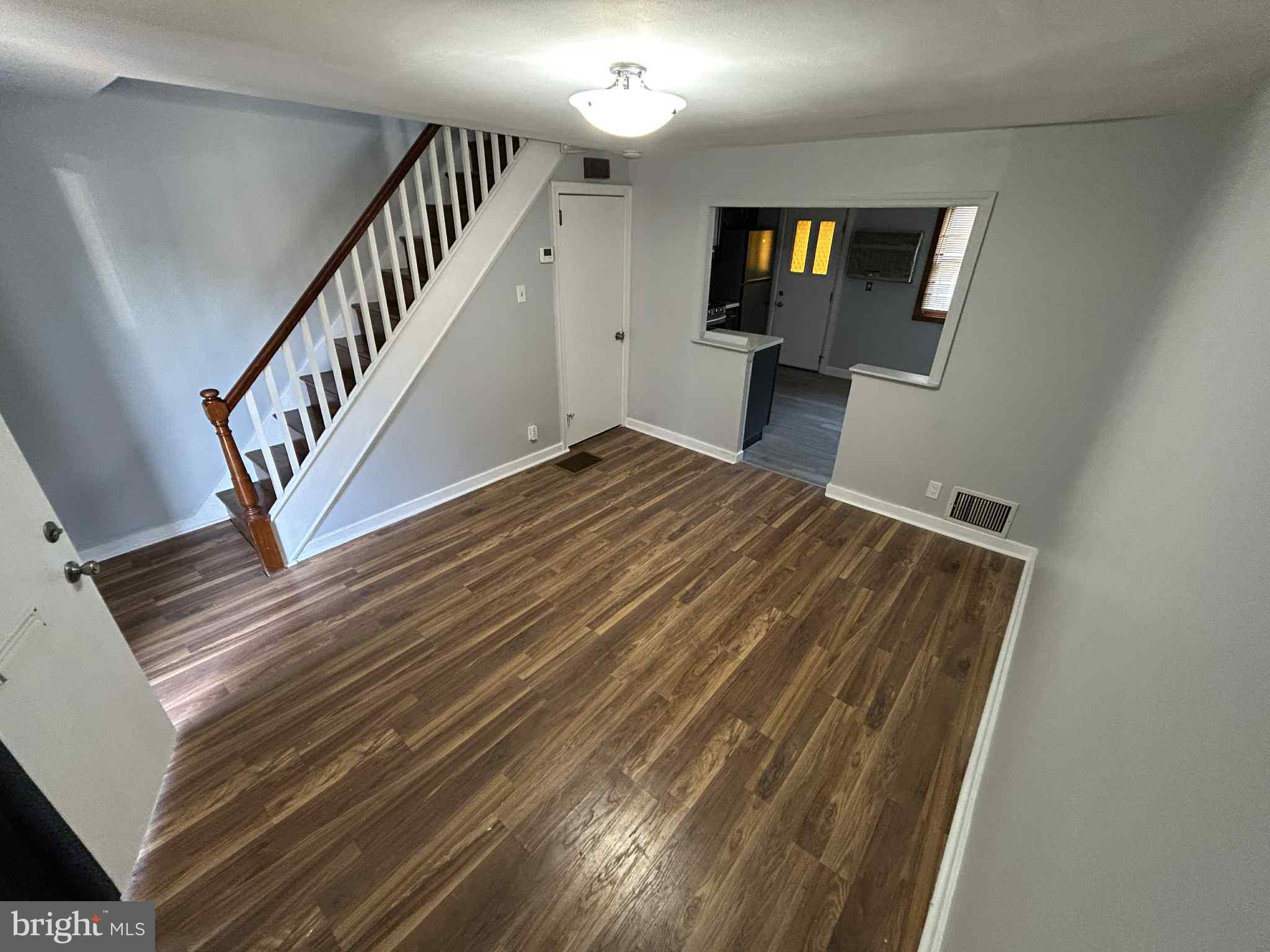 PORT RICHMOND - Residential Lease