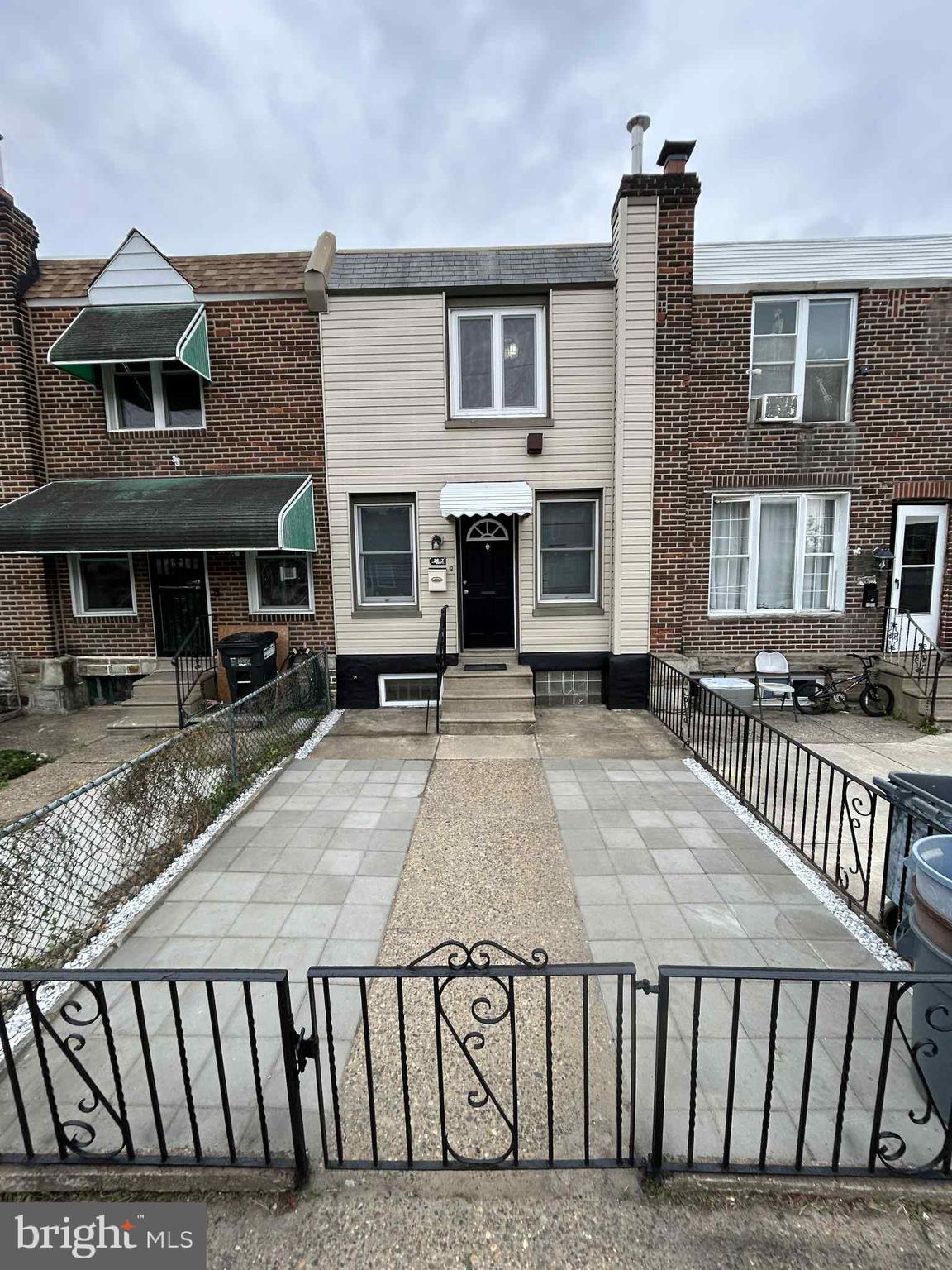 PORT RICHMOND - Residential Lease