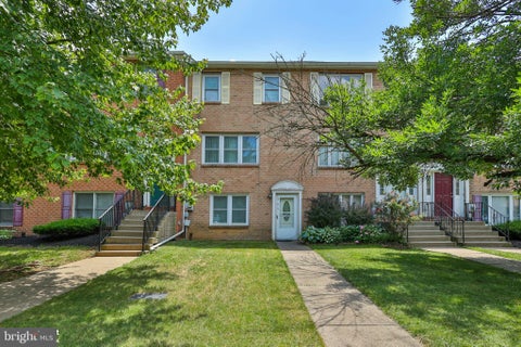 Townhouse For Sale - 409 W Lehigh Street<br/> BETHLEHEM, PA 18018