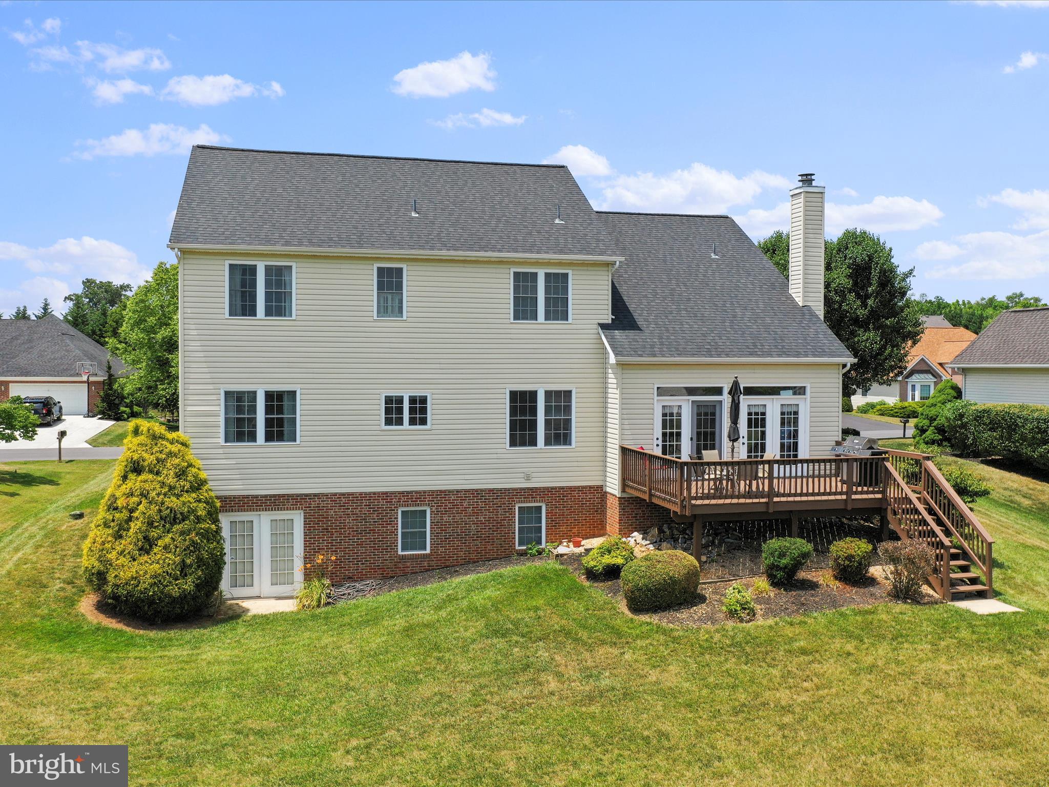 LOCUST HILL - Residential