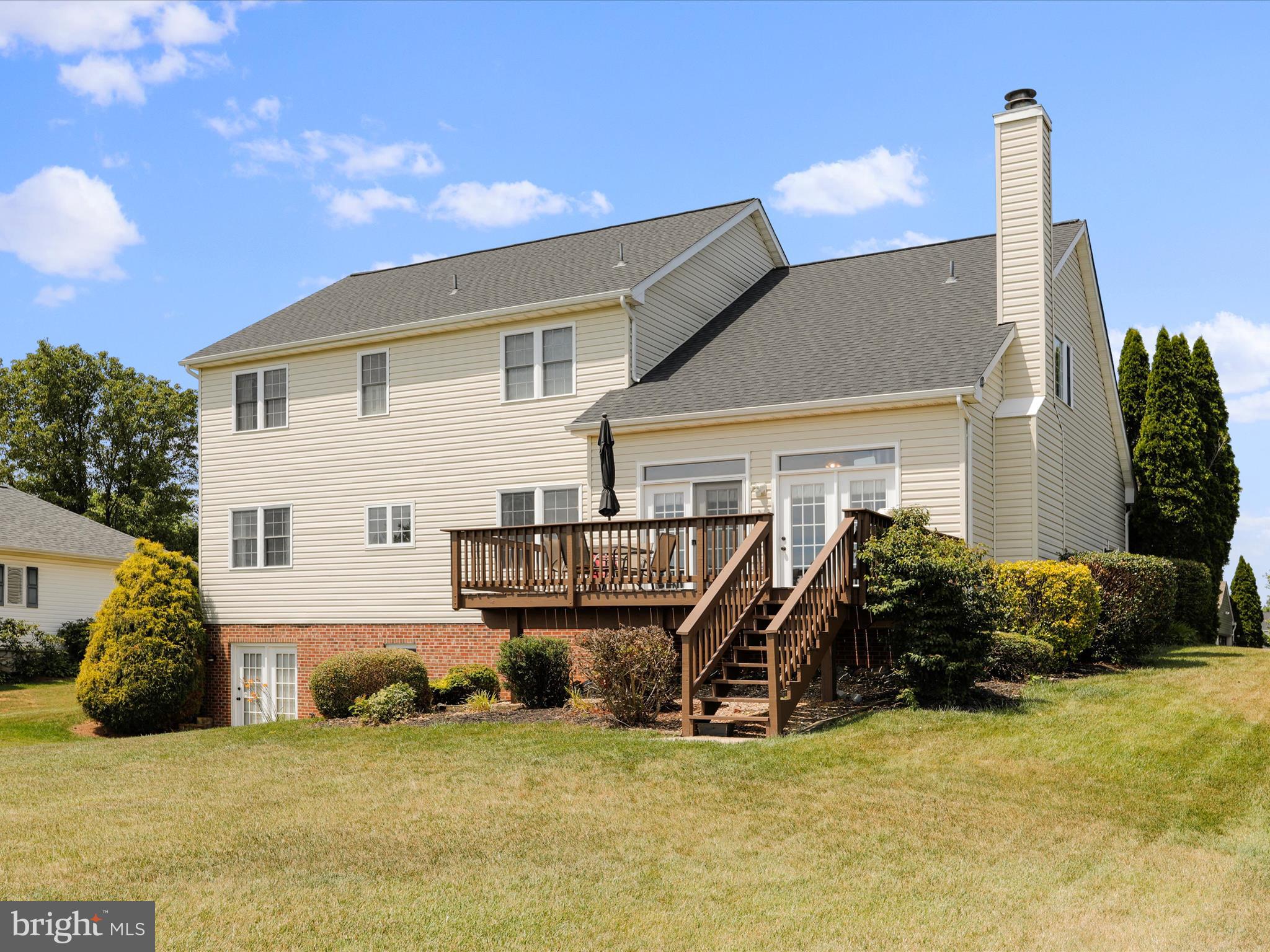 LOCUST HILL - Residential