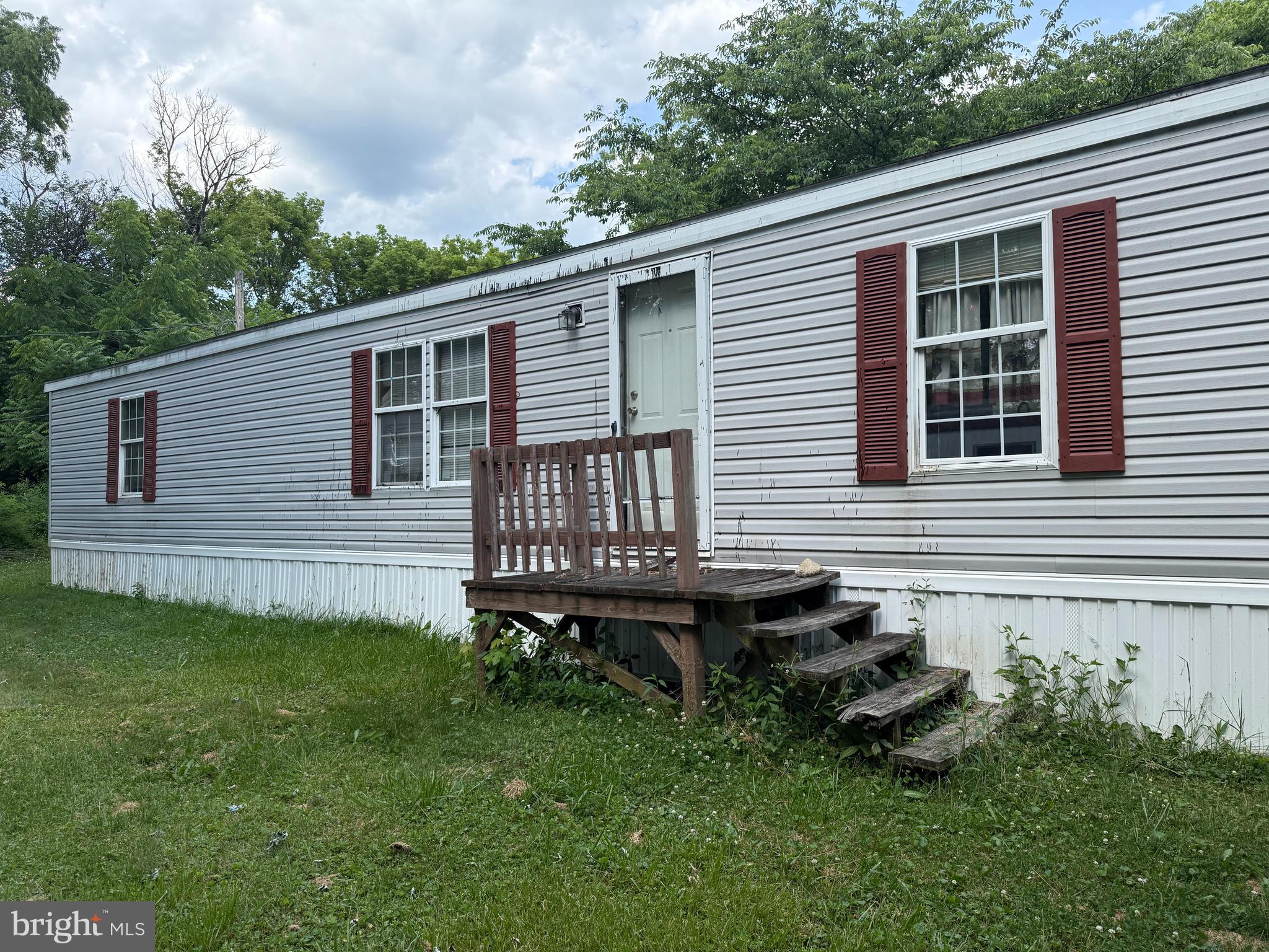 500 LISSIE LANE