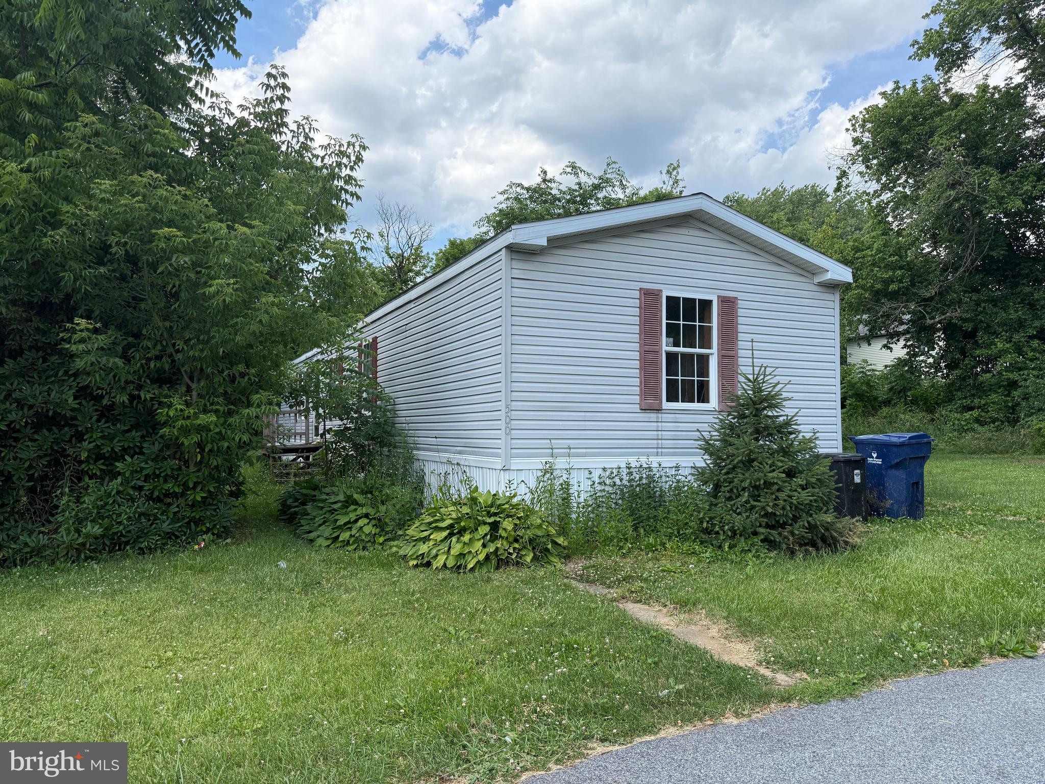 500 LISSIE LANE