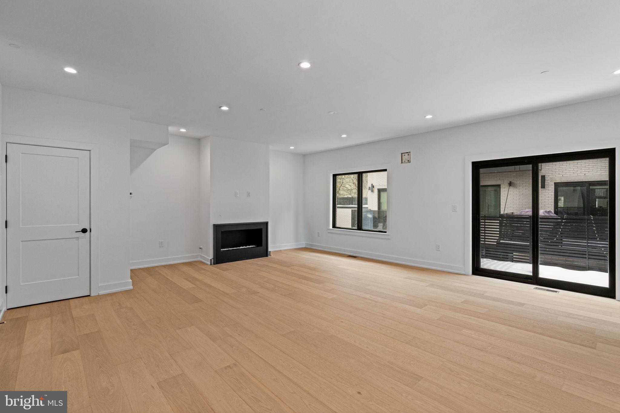 PASSYUNK SQUARE - Residential