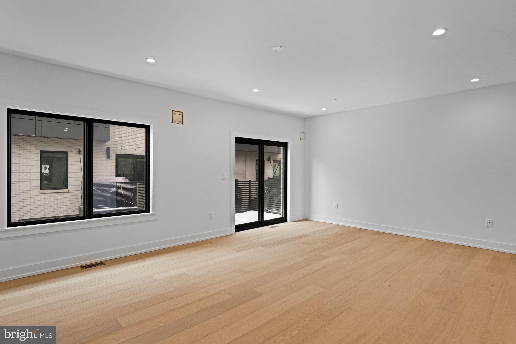 PASSYUNK SQUARE - Residential