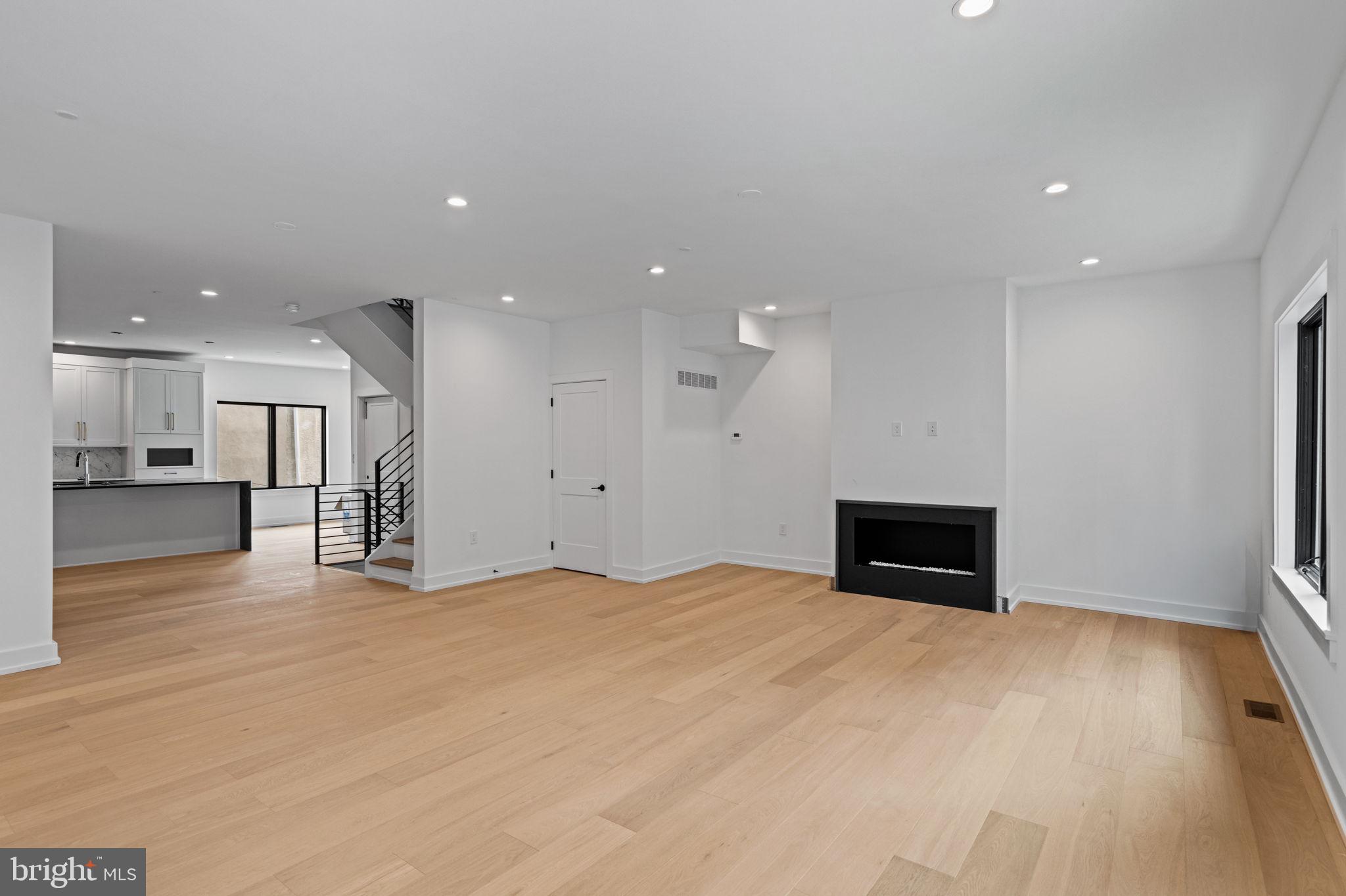 PASSYUNK SQUARE - Residential