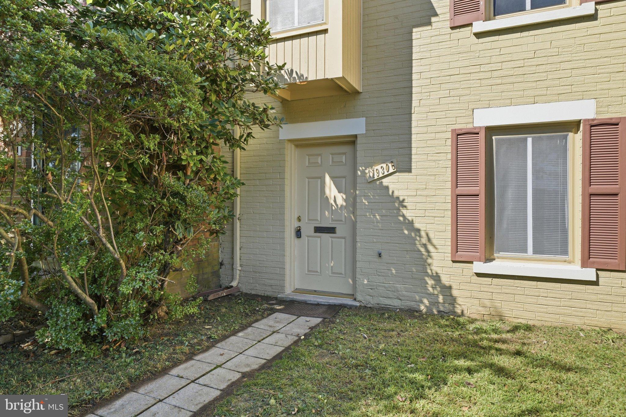 19306 THOMAS FARM ROAD