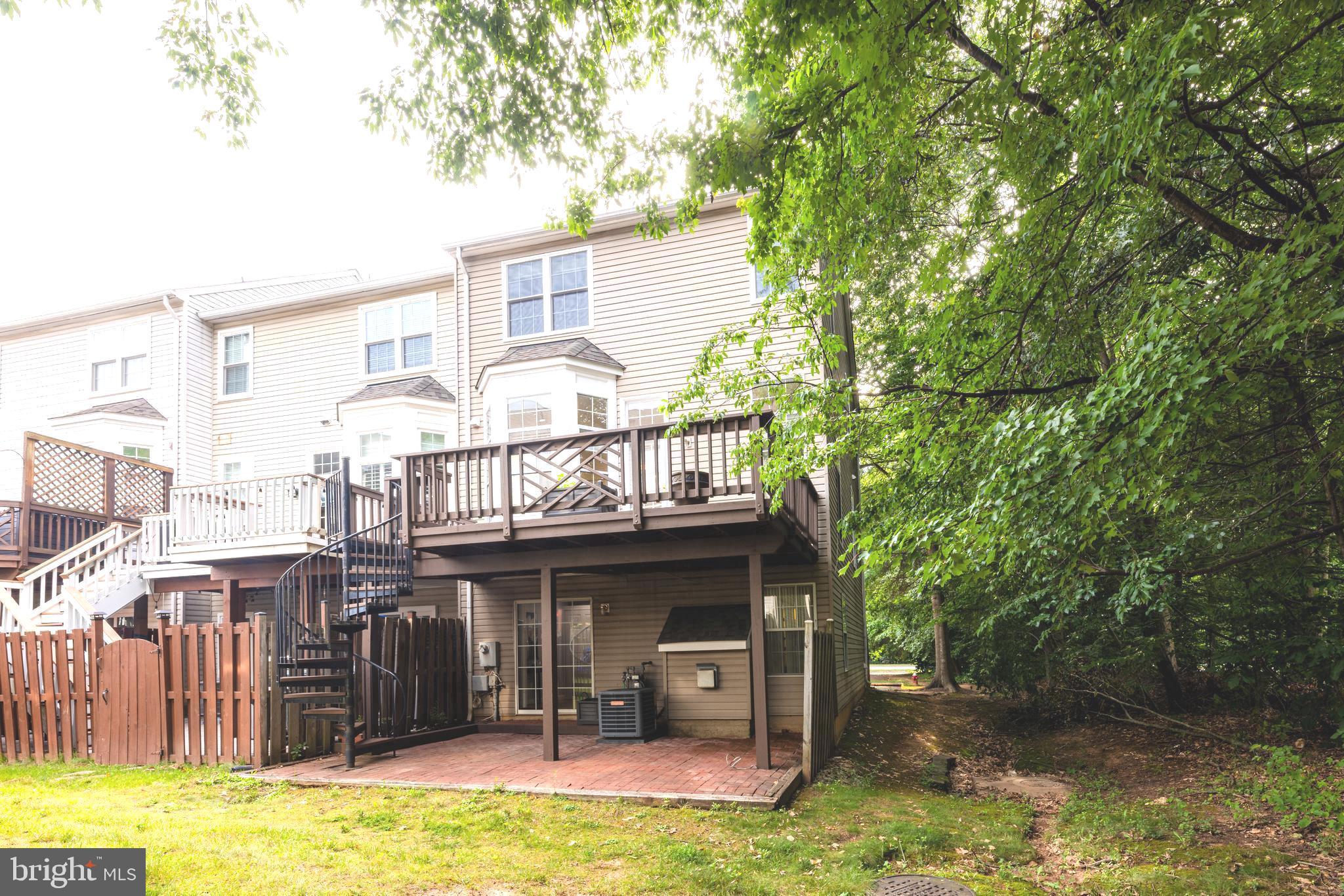 LOWES ISLAND - Residential