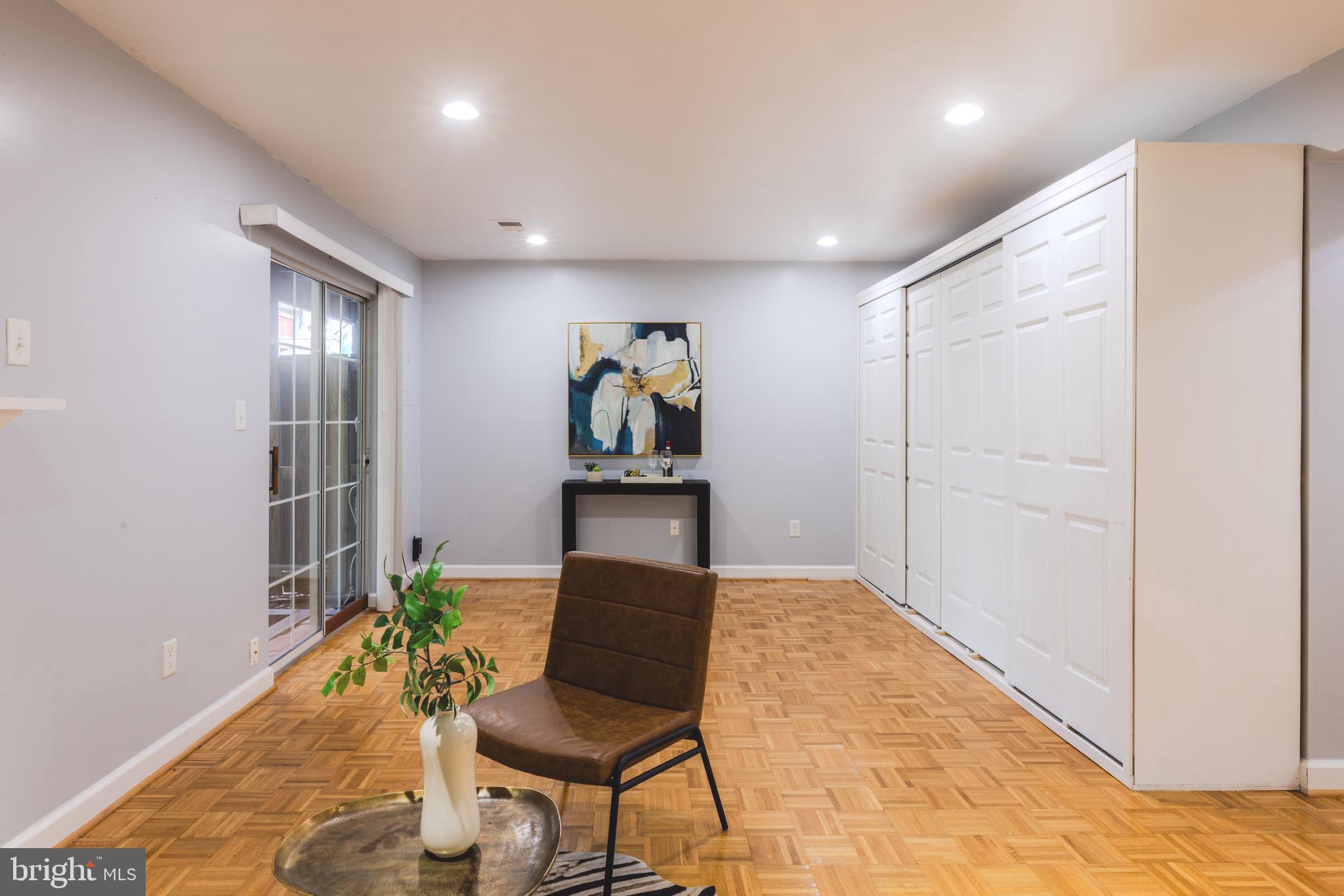 LOWES ISLAND - Residential