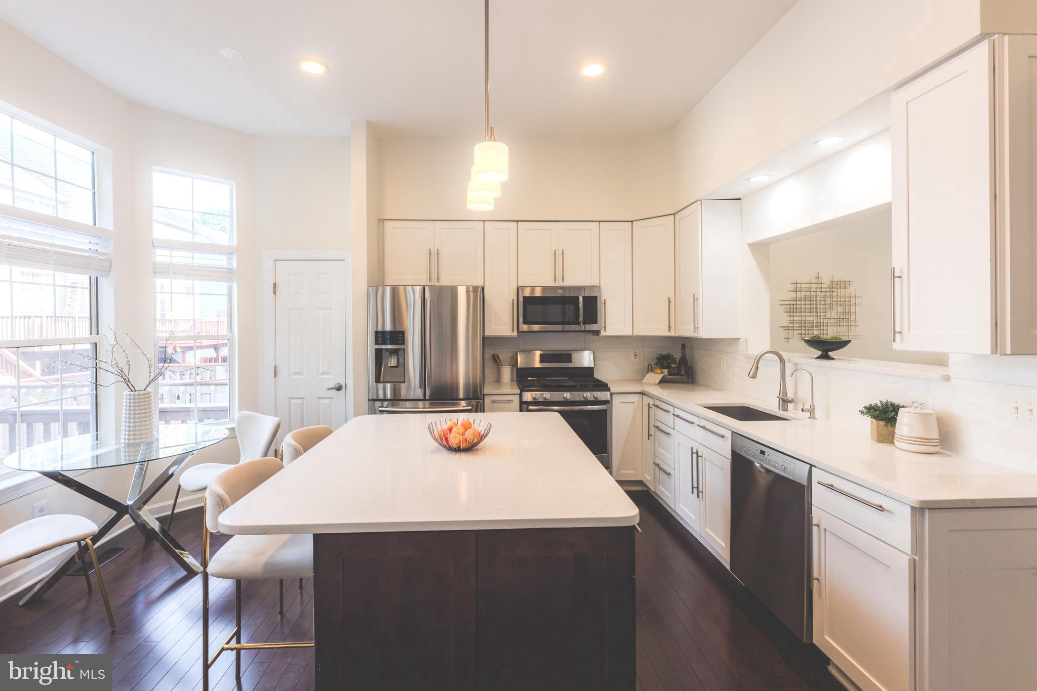 LOWES ISLAND - Residential