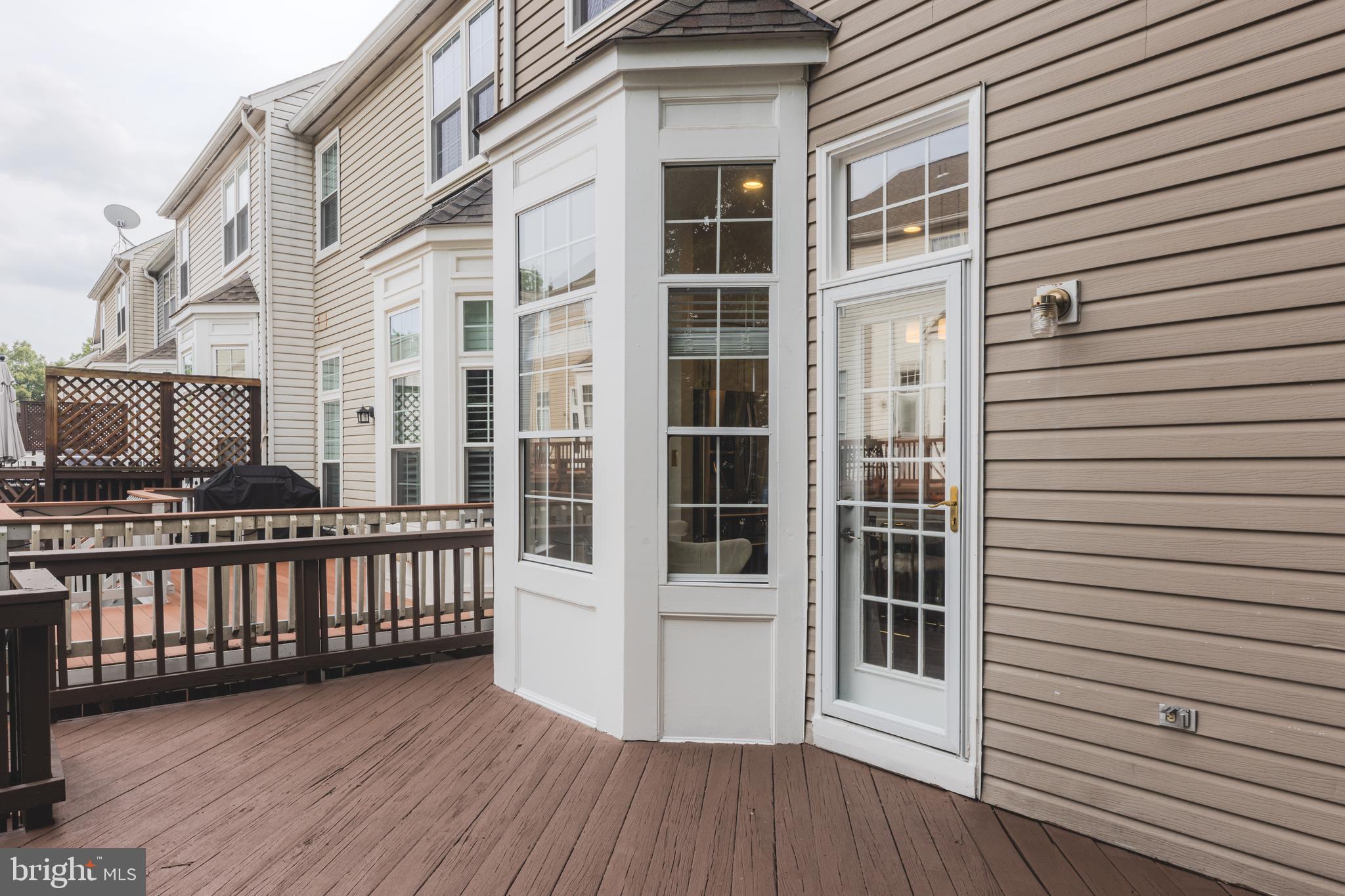 LOWES ISLAND - Residential