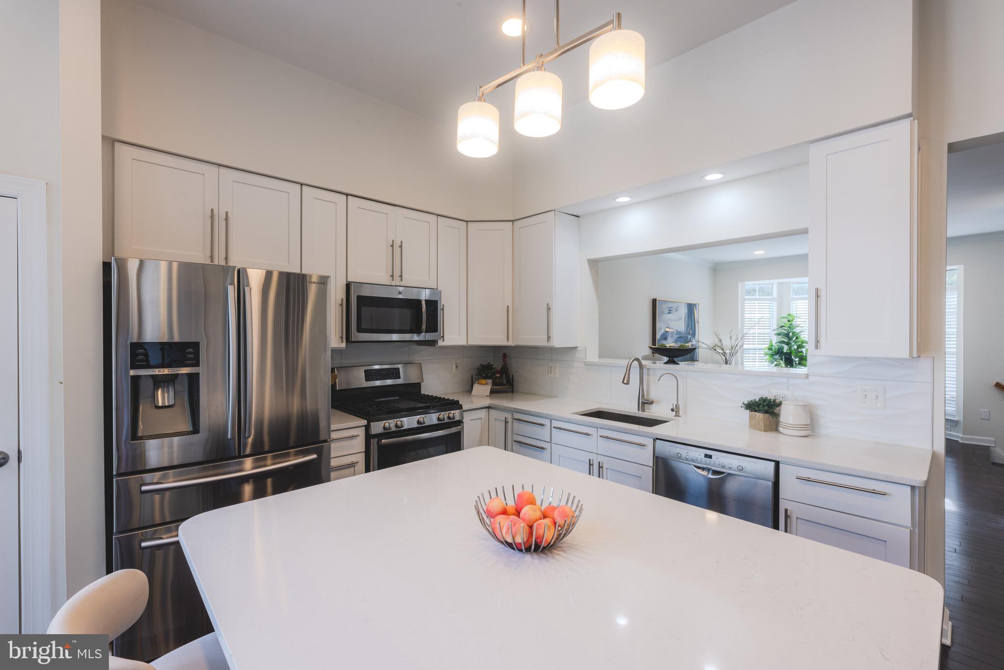 LOWES ISLAND - Residential