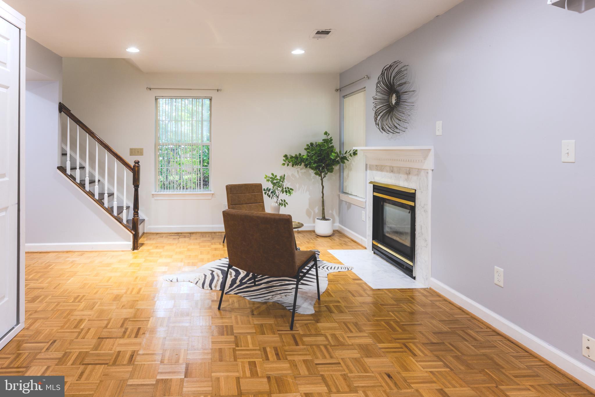 LOWES ISLAND - Residential