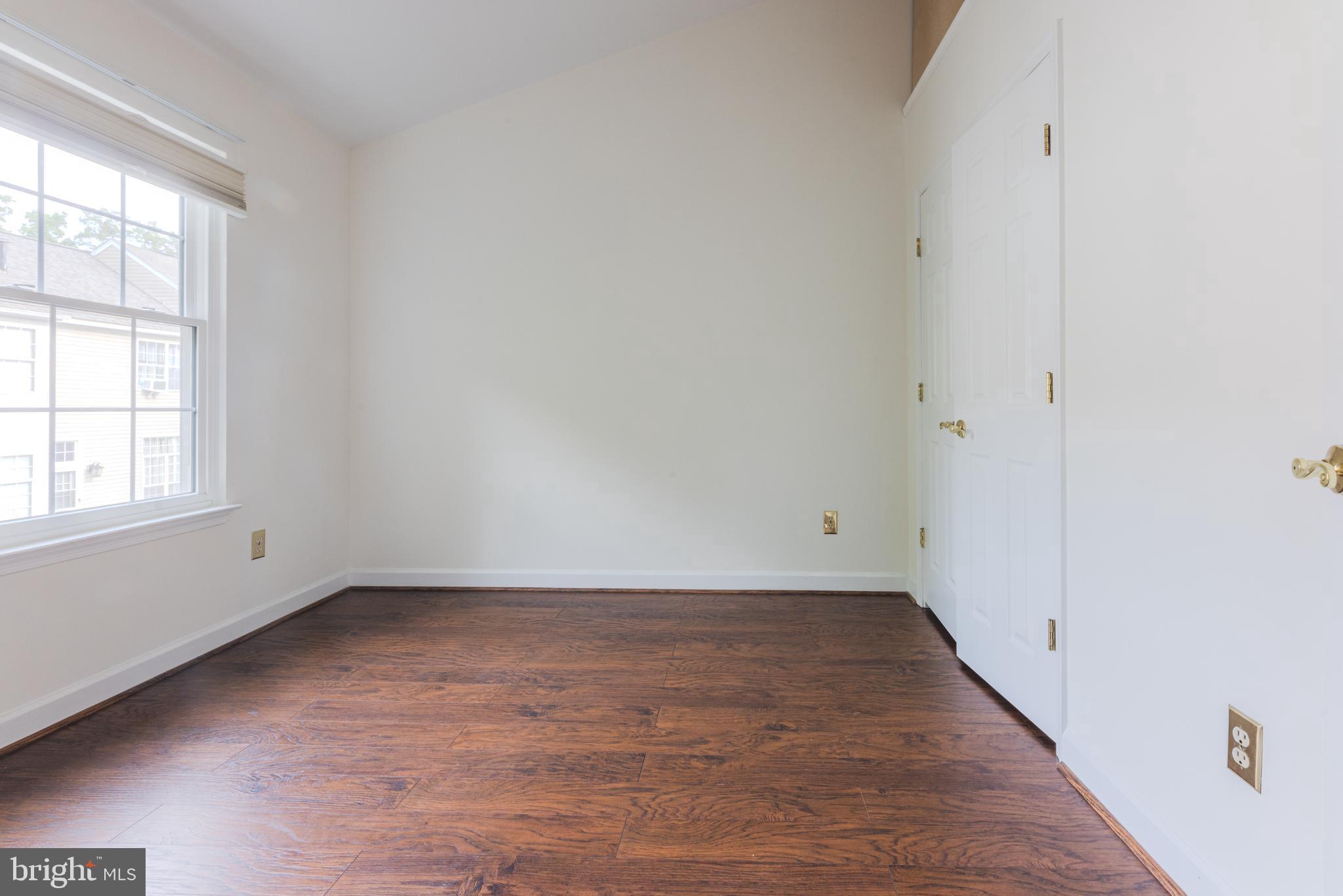 LOWES ISLAND - Residential